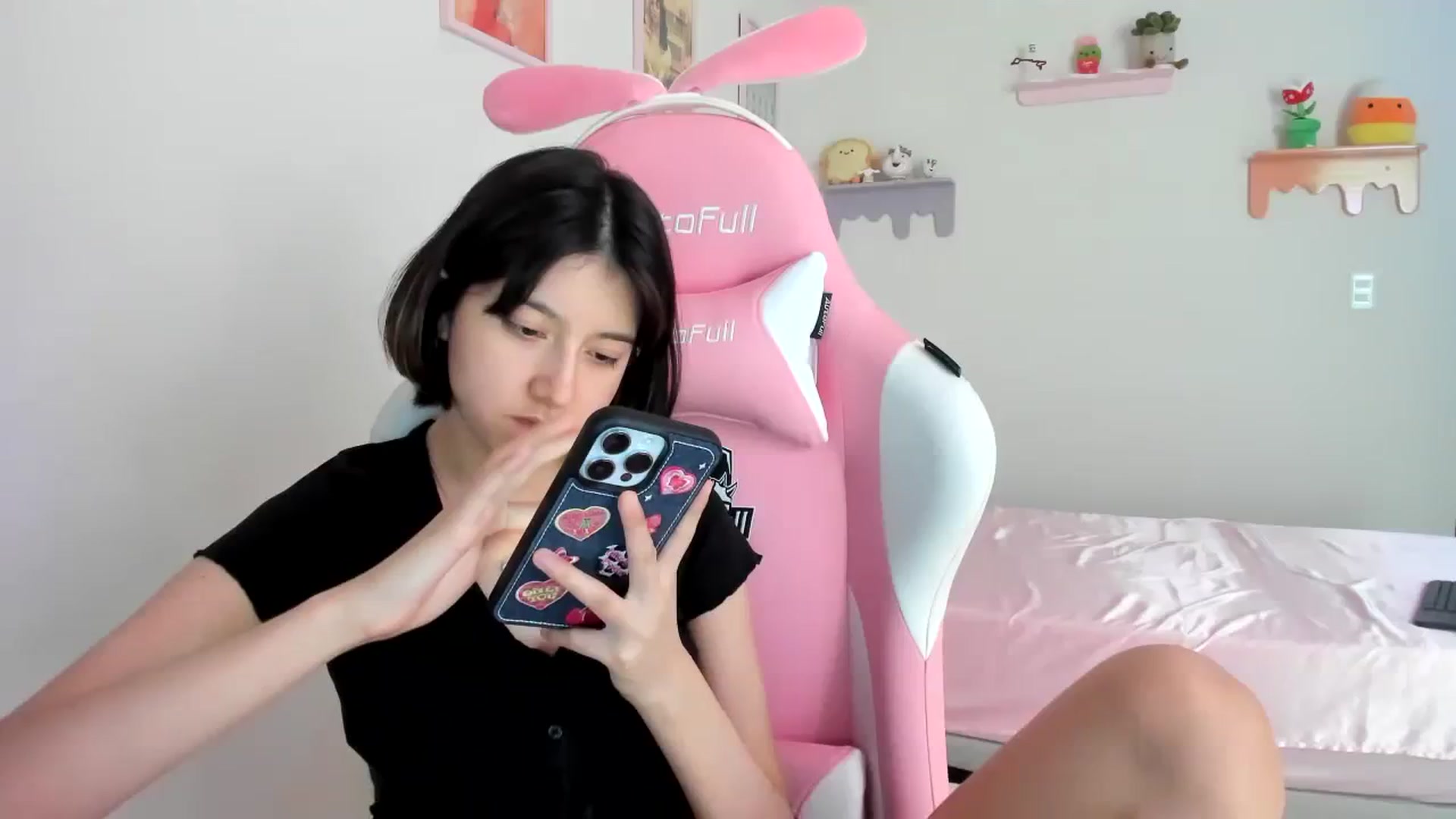 Gallery image thumbnail from Cherrycute666's myfreecams stream on, 08/08/2023, 18:57 image 20 of 20