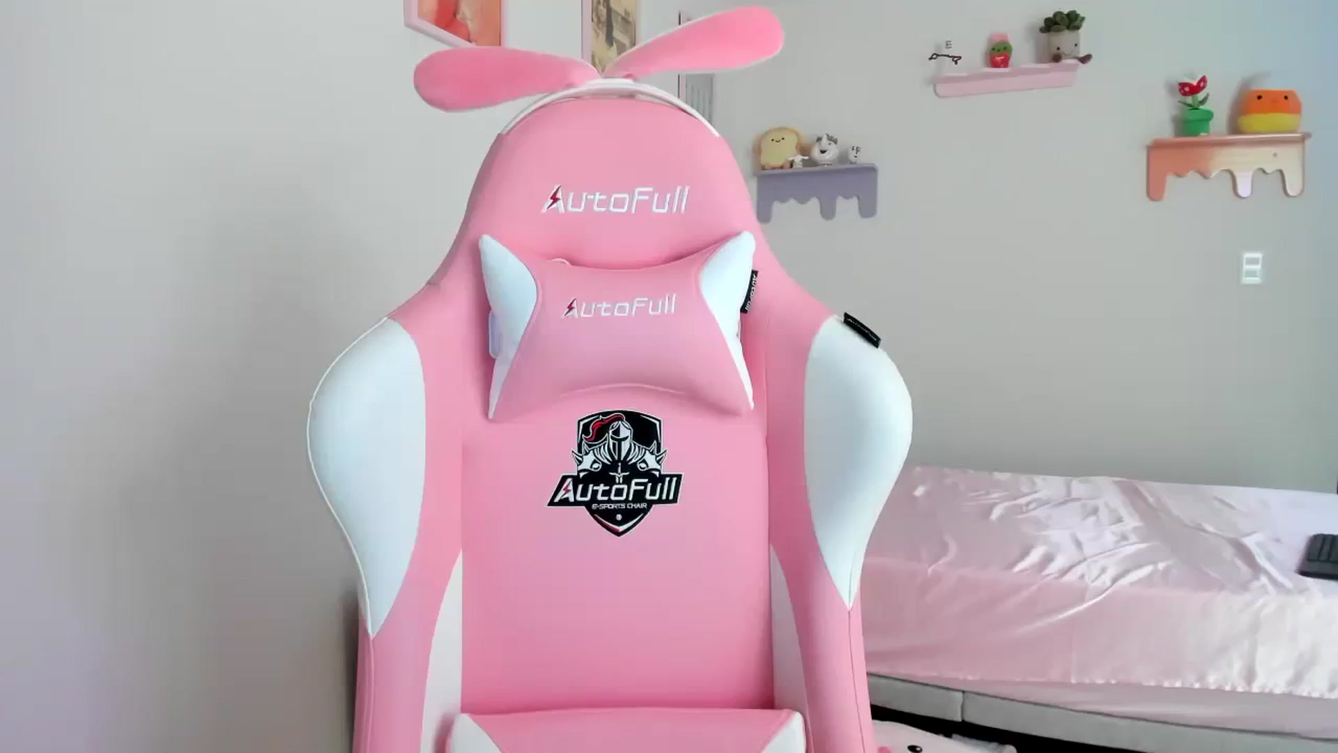 Gallery image thumbnail from Cherrycute666's myfreecams stream on, 08/08/2023, 18:57 image 13 of 20