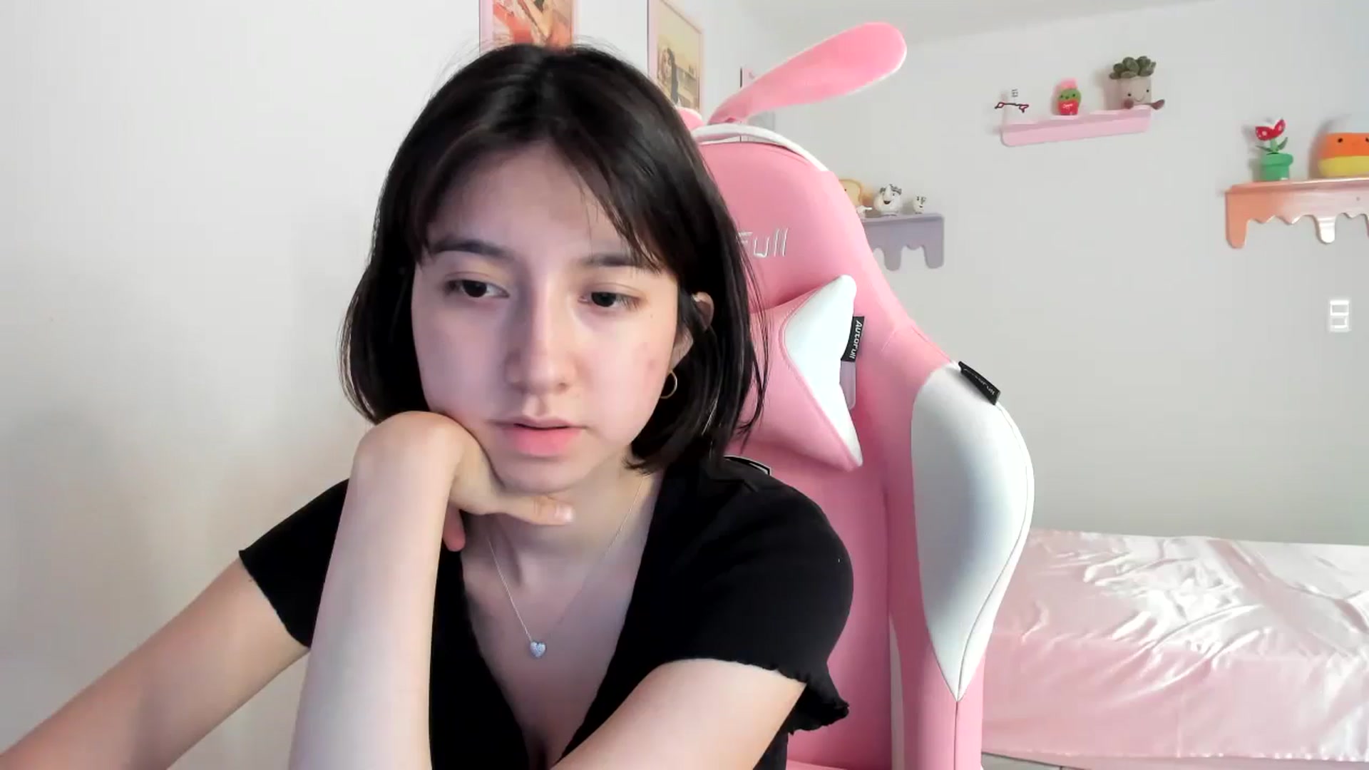 Gallery image thumbnail from Cherrycute666's myfreecams stream on, 08/09/2023, 01:28 image 9 of 20