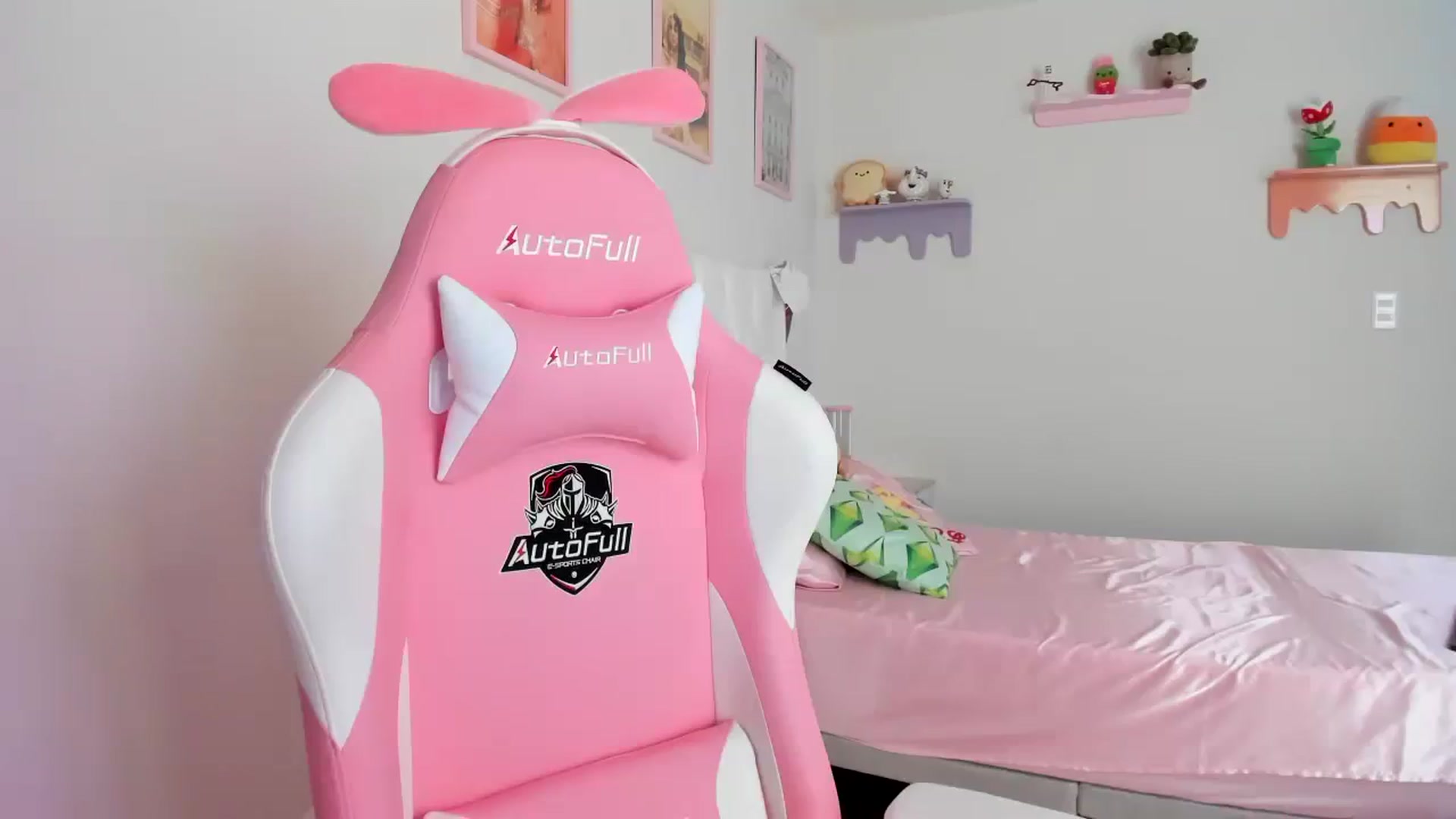 Gallery image thumbnail from Cherrycute666's myfreecams stream on, 08/09/2023, 01:28 image 2 of 20