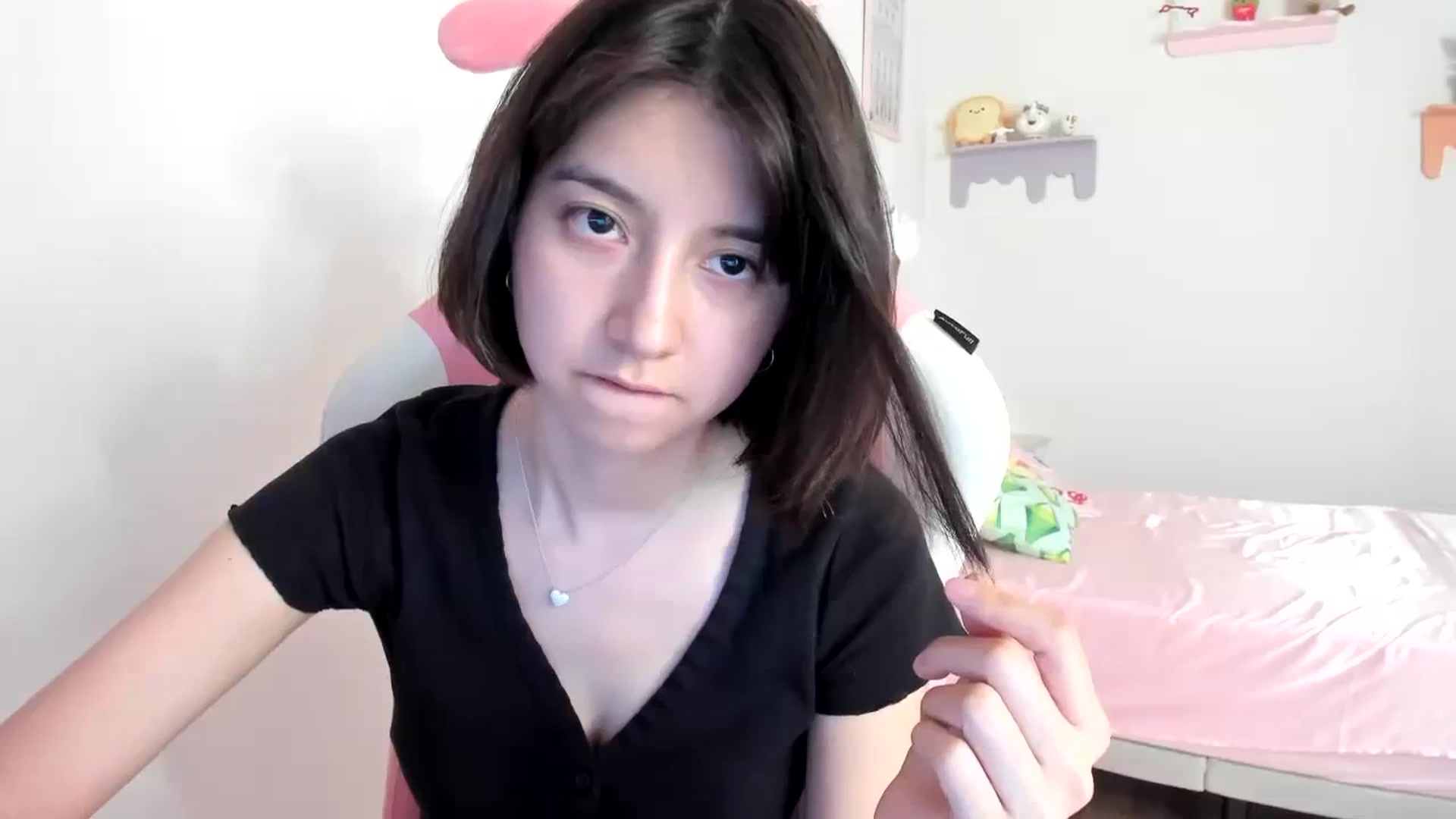 Gallery image thumbnail from Cherrycute666's myfreecams stream on, 08/09/2023, 01:28 image 13 of 20