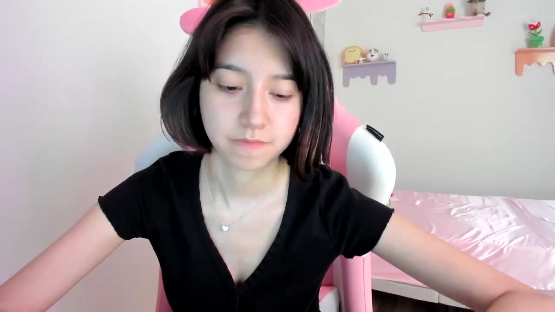 Gallery image thumbnail from Cherrycute666's myfreecams stream on, 08/09/2023, 01:28 image 4 of 20