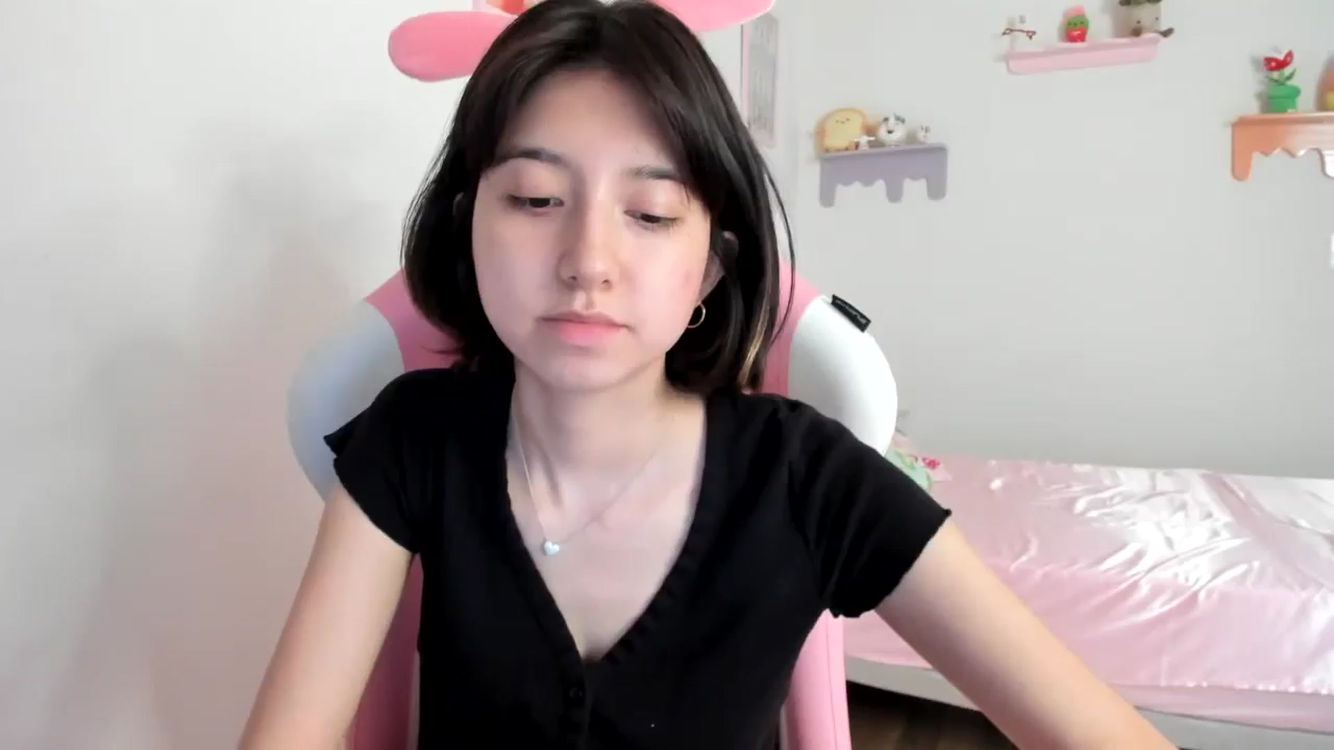 Gallery image thumbnail from Cherrycute666's myfreecams stream on, 08/09/2023, 01:28 image 8 of 20