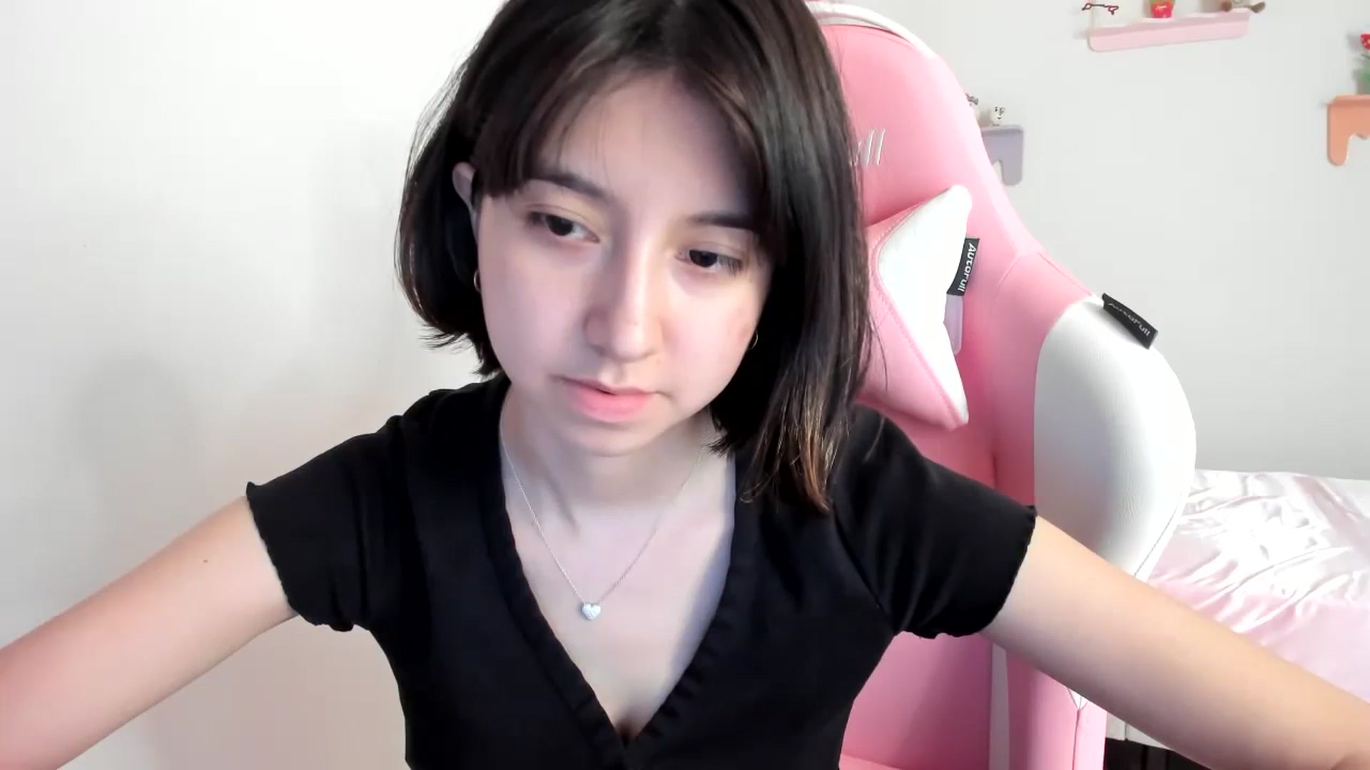 Gallery image thumbnail from Cherrycute666's myfreecams stream on, 08/09/2023, 01:28 image 10 of 20