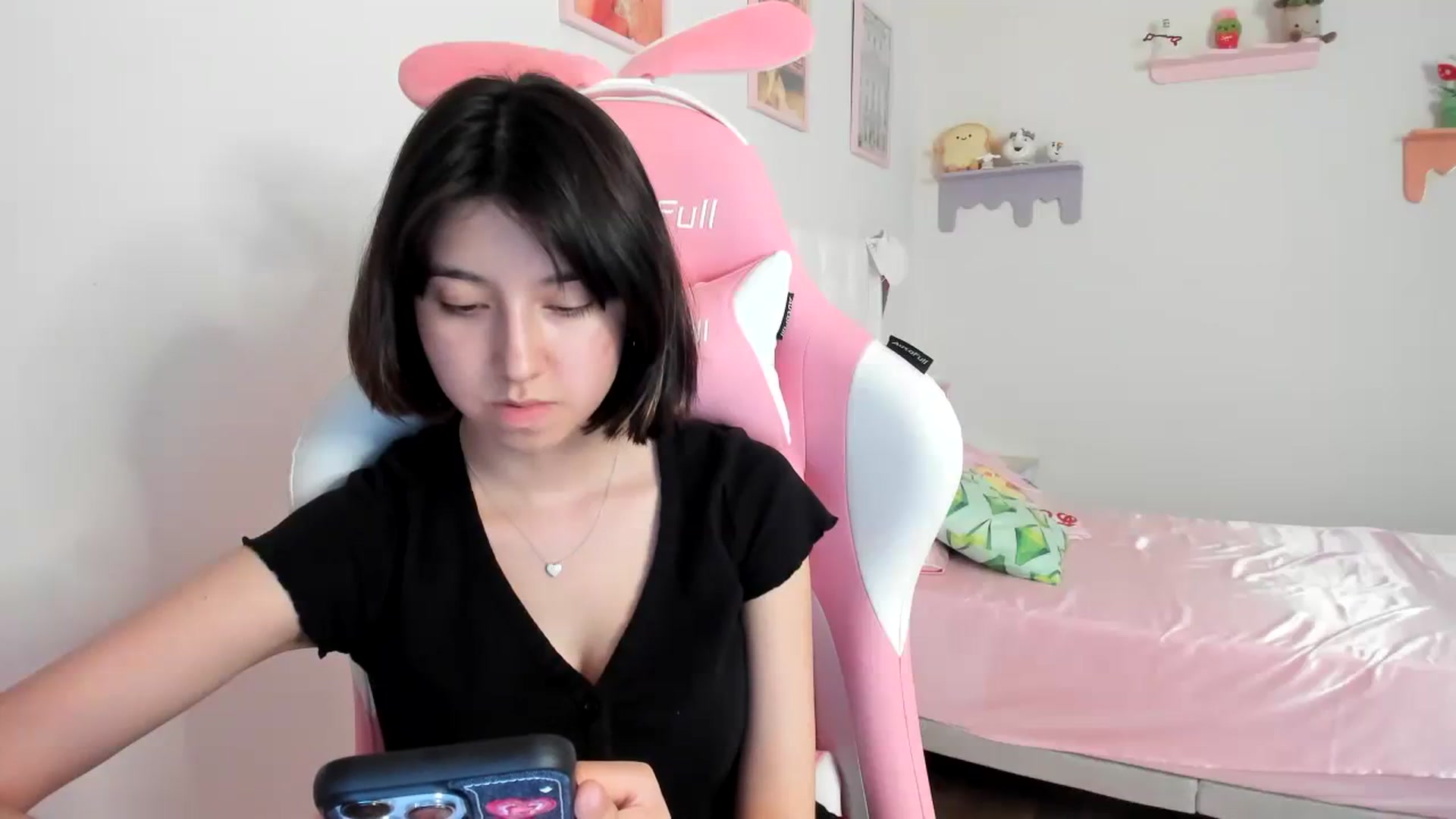 Gallery image thumbnail from Cherrycute666's myfreecams stream on, 08/09/2023, 01:28 image 12 of 20