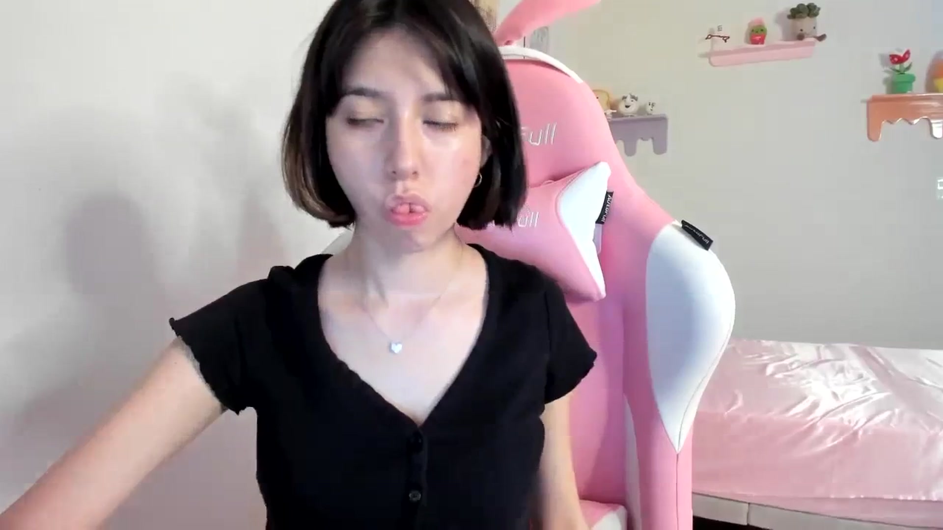 Gallery image thumbnail from Cherrycute666's myfreecams stream on, 08/09/2023, 04:53 image 19 of 20