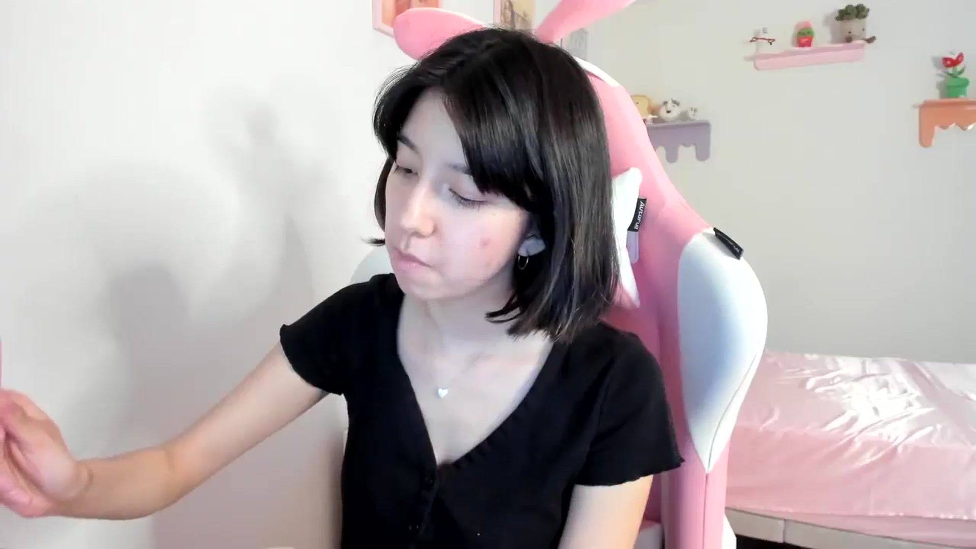 Gallery image thumbnail from Cherrycute666's myfreecams stream on, 08/09/2023, 04:53 image 7 of 20