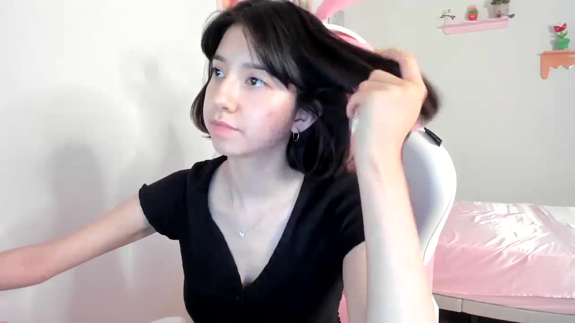 Gallery image thumbnail from Cherrycute666's myfreecams stream on, 08/09/2023, 04:53 image 8 of 20