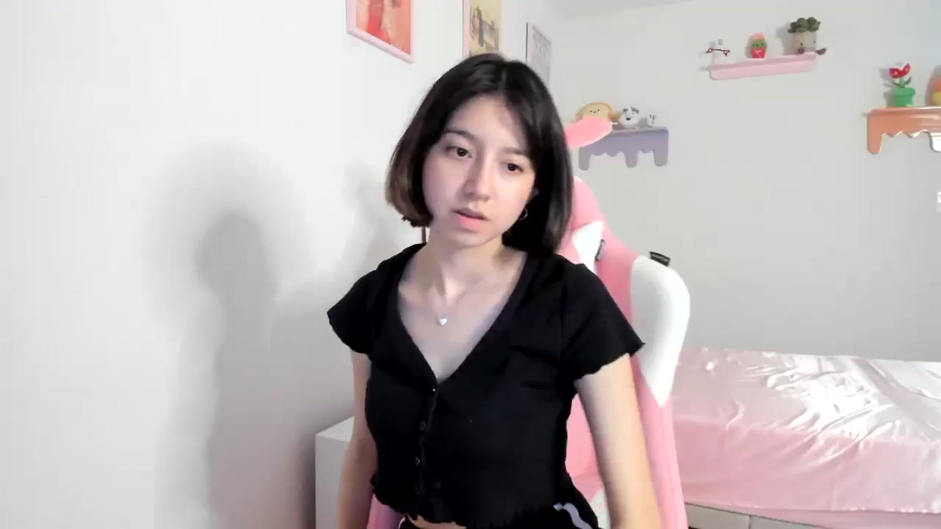 Gallery image thumbnail from Cherrycute666's myfreecams stream on, 08/09/2023, 04:53 image 17 of 20