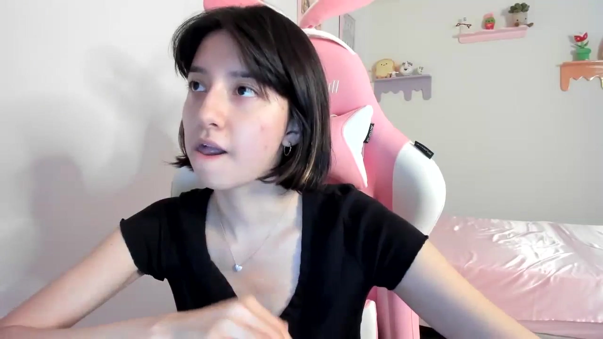 Gallery image thumbnail from Cherrycute666's myfreecams stream on, 08/09/2023, 04:53 image 12 of 20