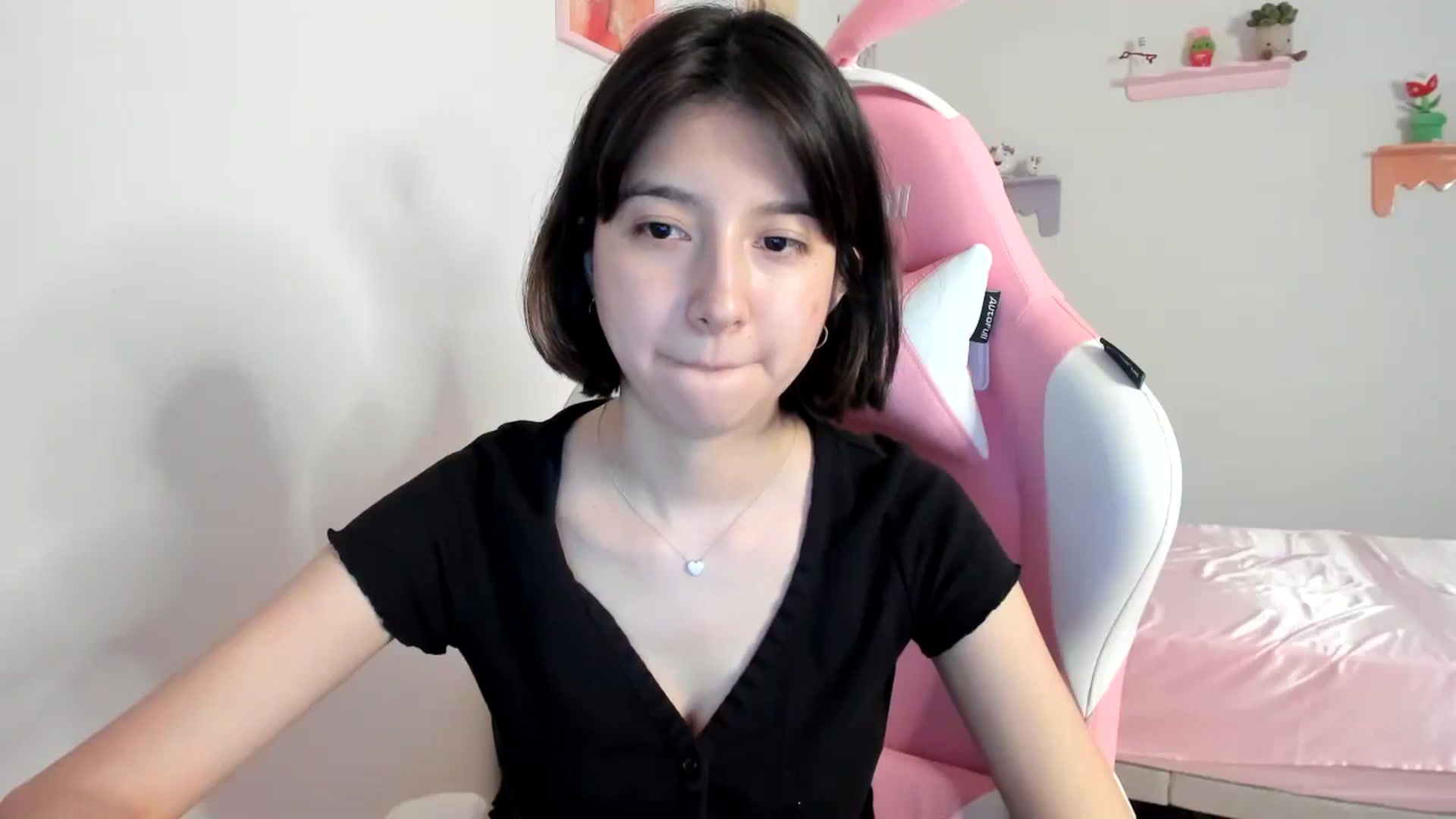 Gallery image thumbnail from Cherrycute666's myfreecams stream on, 08/09/2023, 04:53 image 6 of 20
