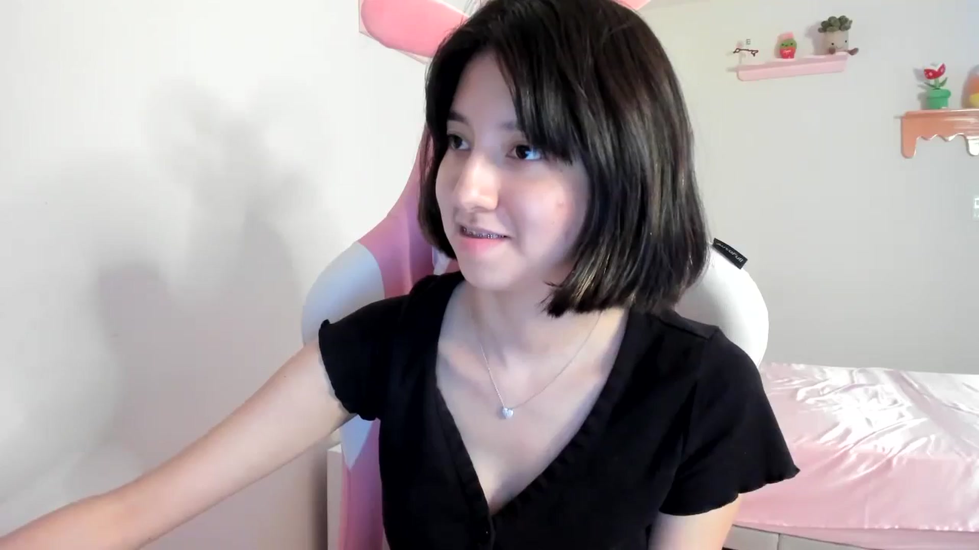 Gallery image thumbnail from Cherrycute666's myfreecams stream on, 08/09/2023, 04:53 image 18 of 20