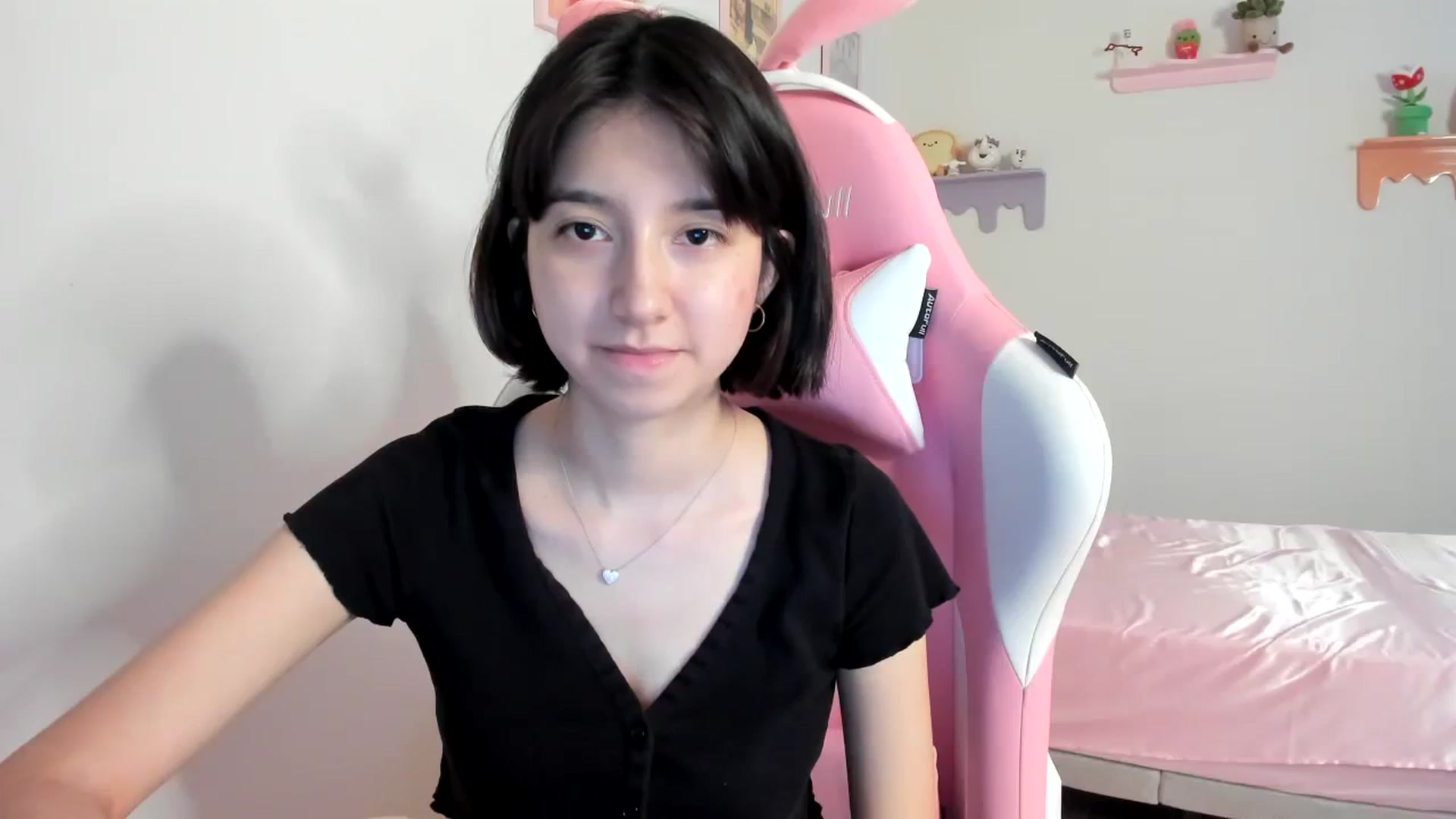 Gallery image thumbnail from Cherrycute666's myfreecams stream on, 08/09/2023, 04:53 image 13 of 20