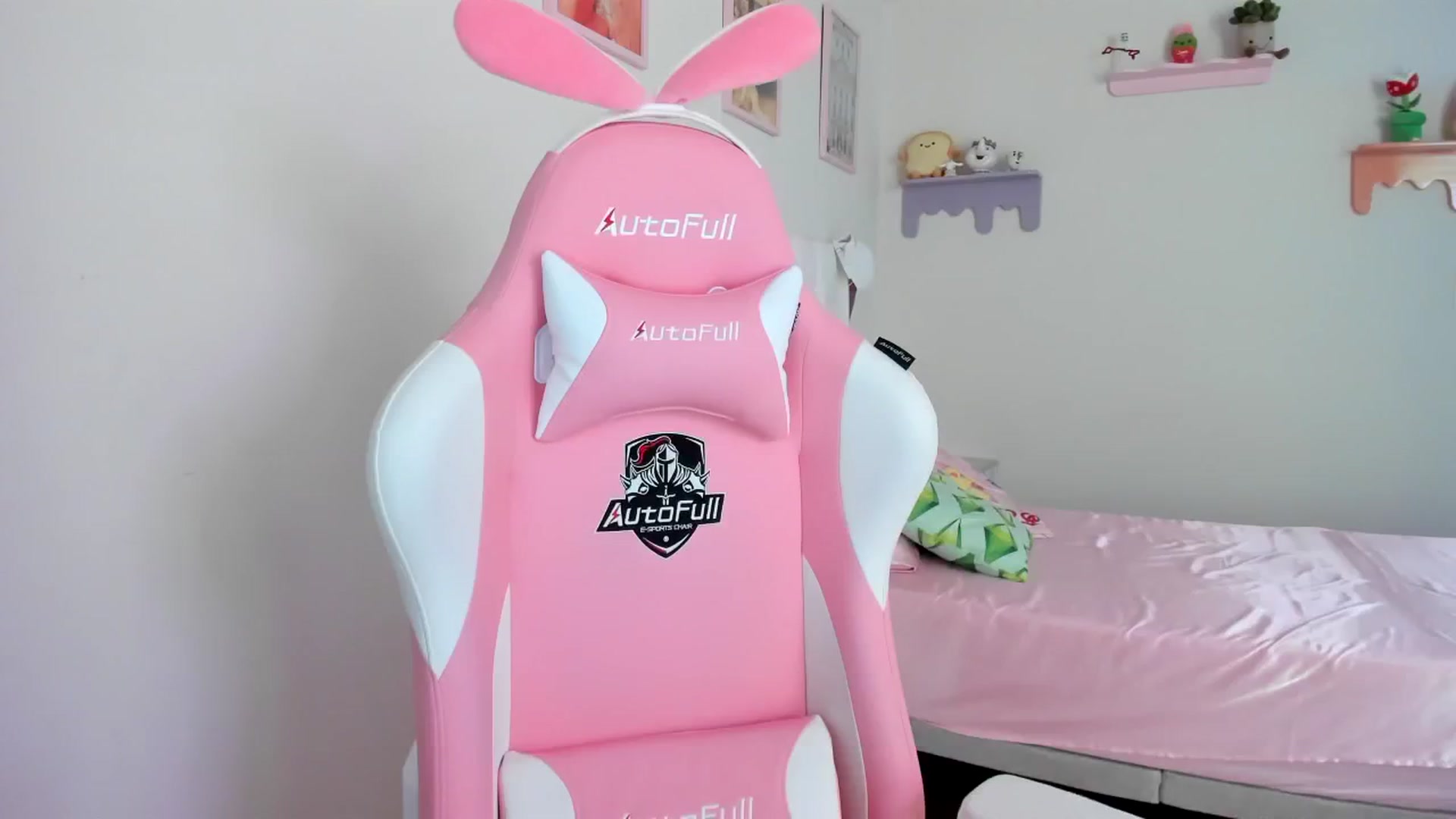 Gallery image thumbnail from Cherrycute666's myfreecams stream on, 08/09/2023, 17:34 image 14 of 20