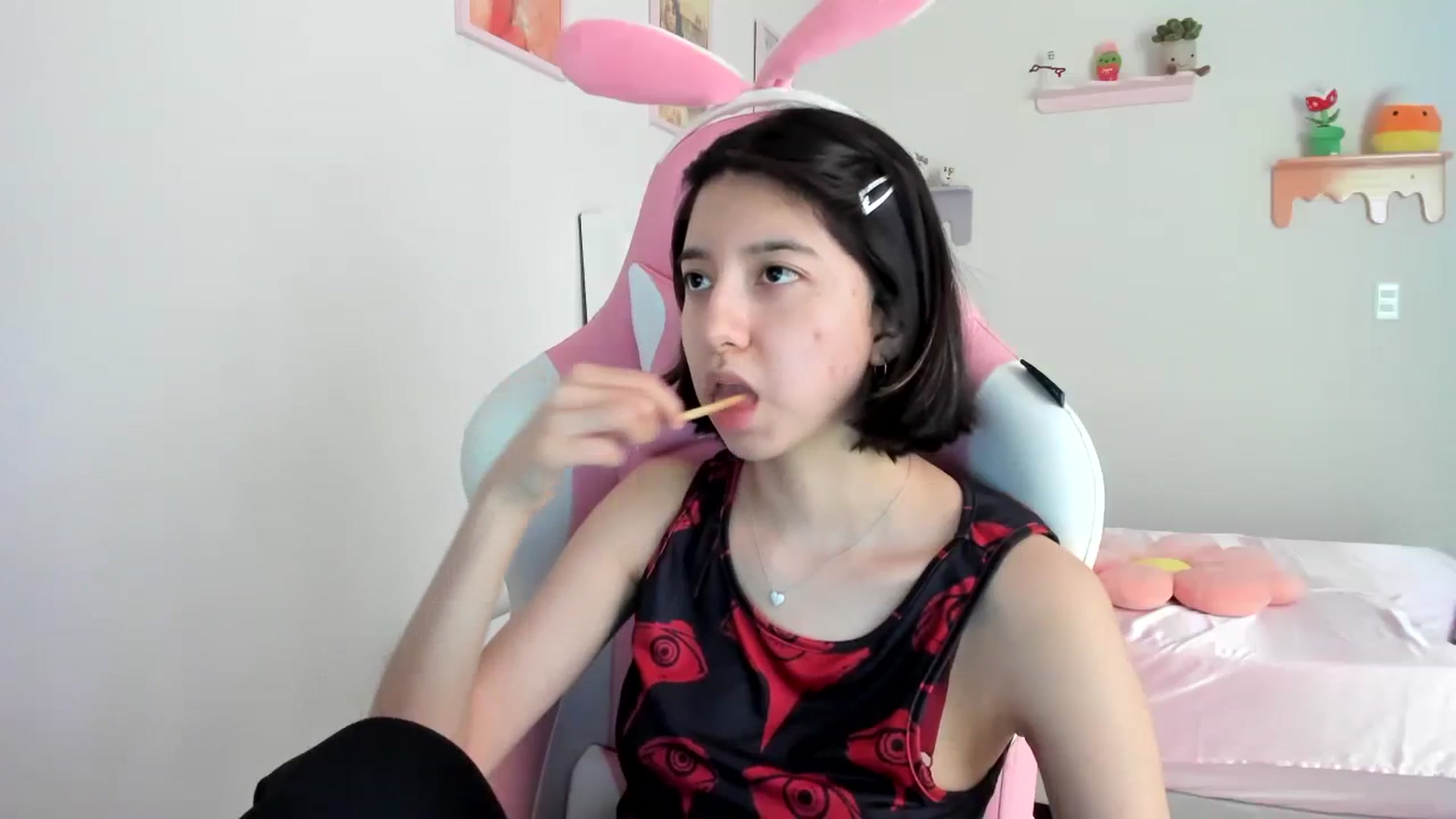 Gallery image thumbnail from Cherrycute666's myfreecams stream on, 08/09/2023, 20:43 image 12 of 20