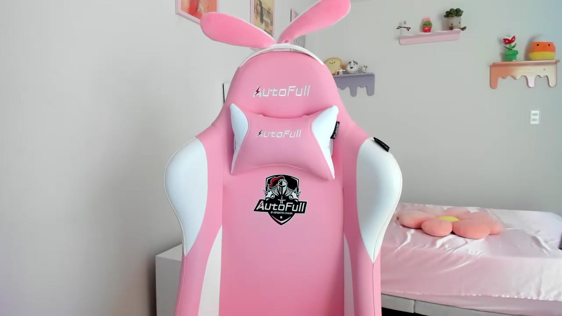 Gallery image thumbnail from Cherrycute666's myfreecams stream on, 08/09/2023, 20:43 image 10 of 20