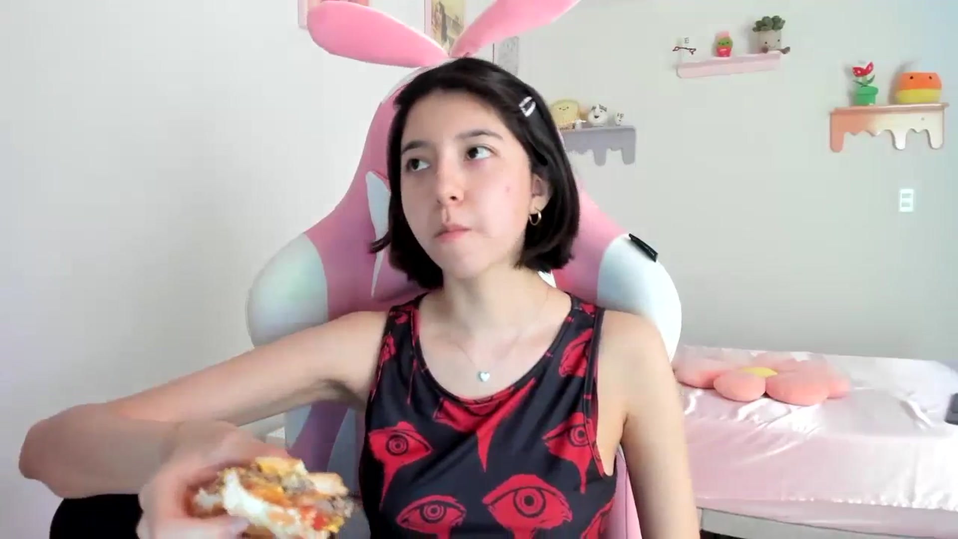 Gallery image thumbnail from Cherrycute666's myfreecams stream on, 08/09/2023, 20:43 image 13 of 20