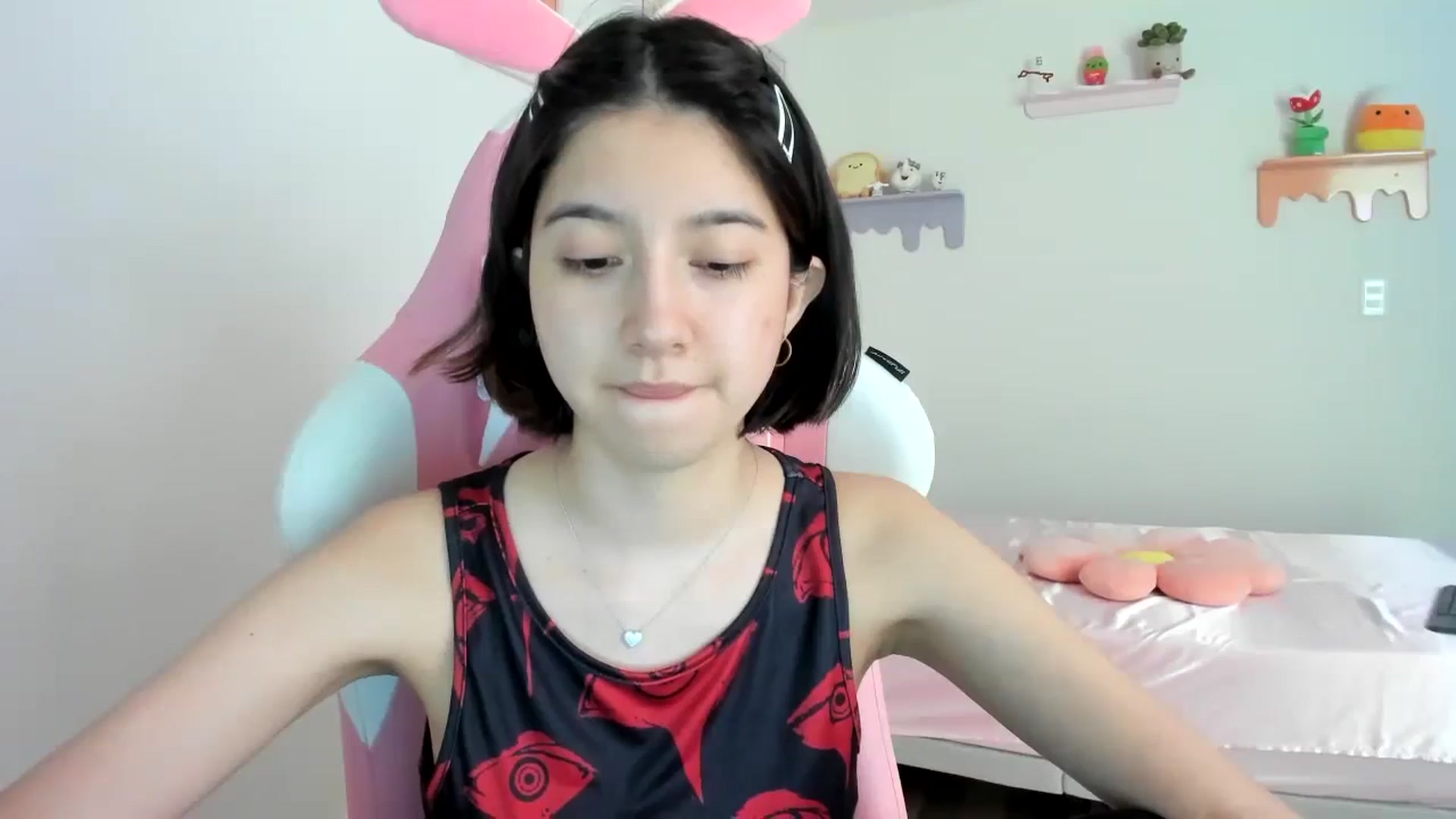 Gallery image thumbnail from Cherrycute666's myfreecams stream on, 08/09/2023, 20:43 image 6 of 20