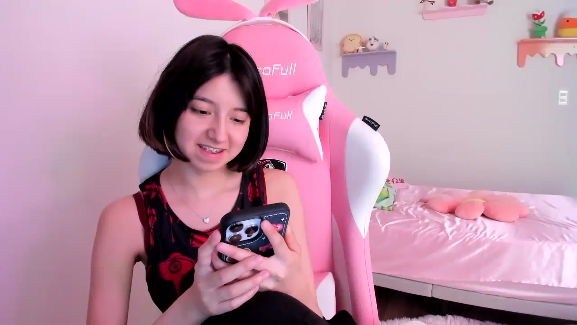Gallery image thumbnail from Cherrycute666's myfreecams stream on, 08/09/2023, 22:40 image 12 of 20