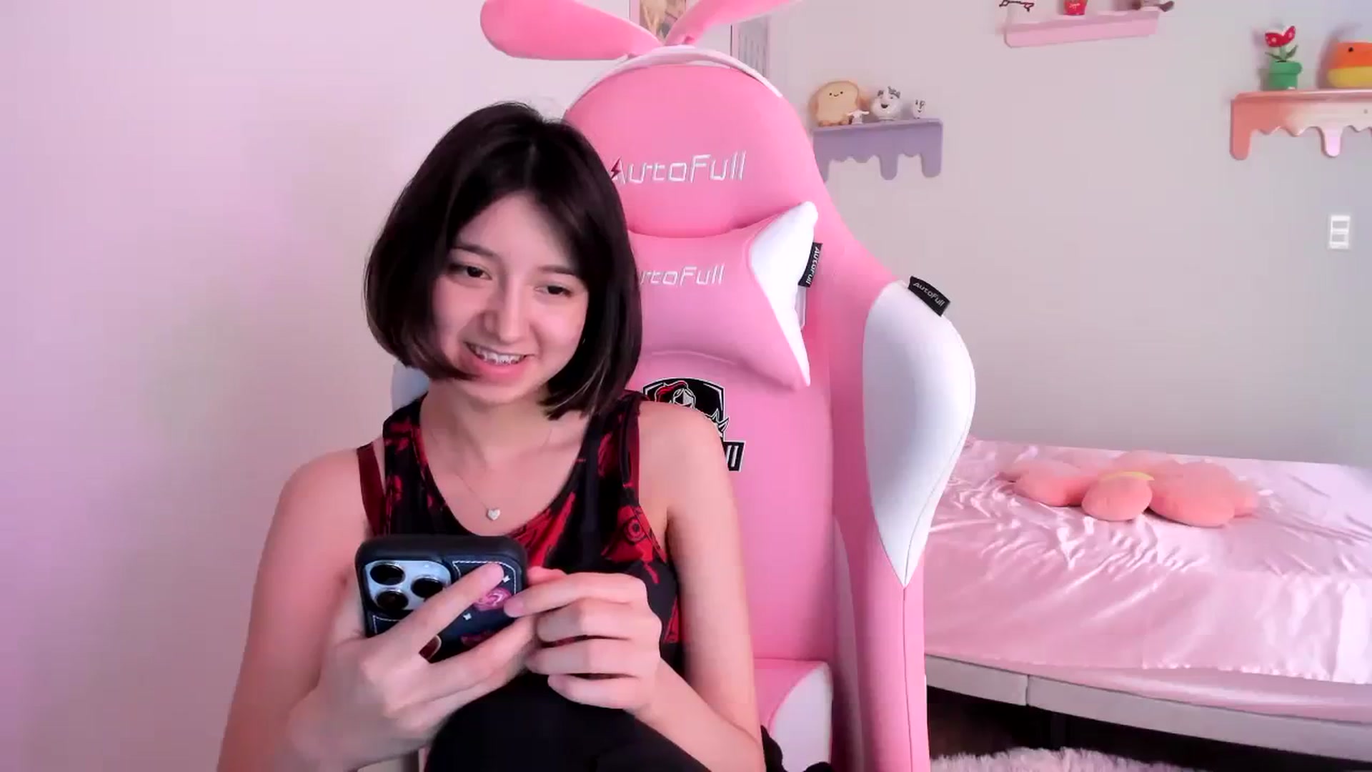 Gallery image thumbnail from Cherrycute666's myfreecams stream on, 08/09/2023, 22:40 image 13 of 20