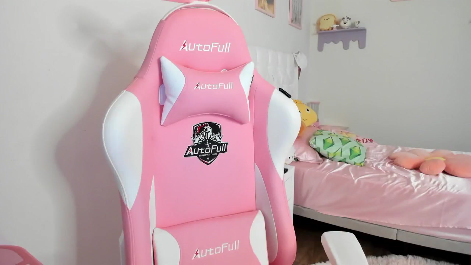 Gallery image thumbnail from Cherrycute666's myfreecams stream on, 08/10/2023, 01:41 image 9 of 20