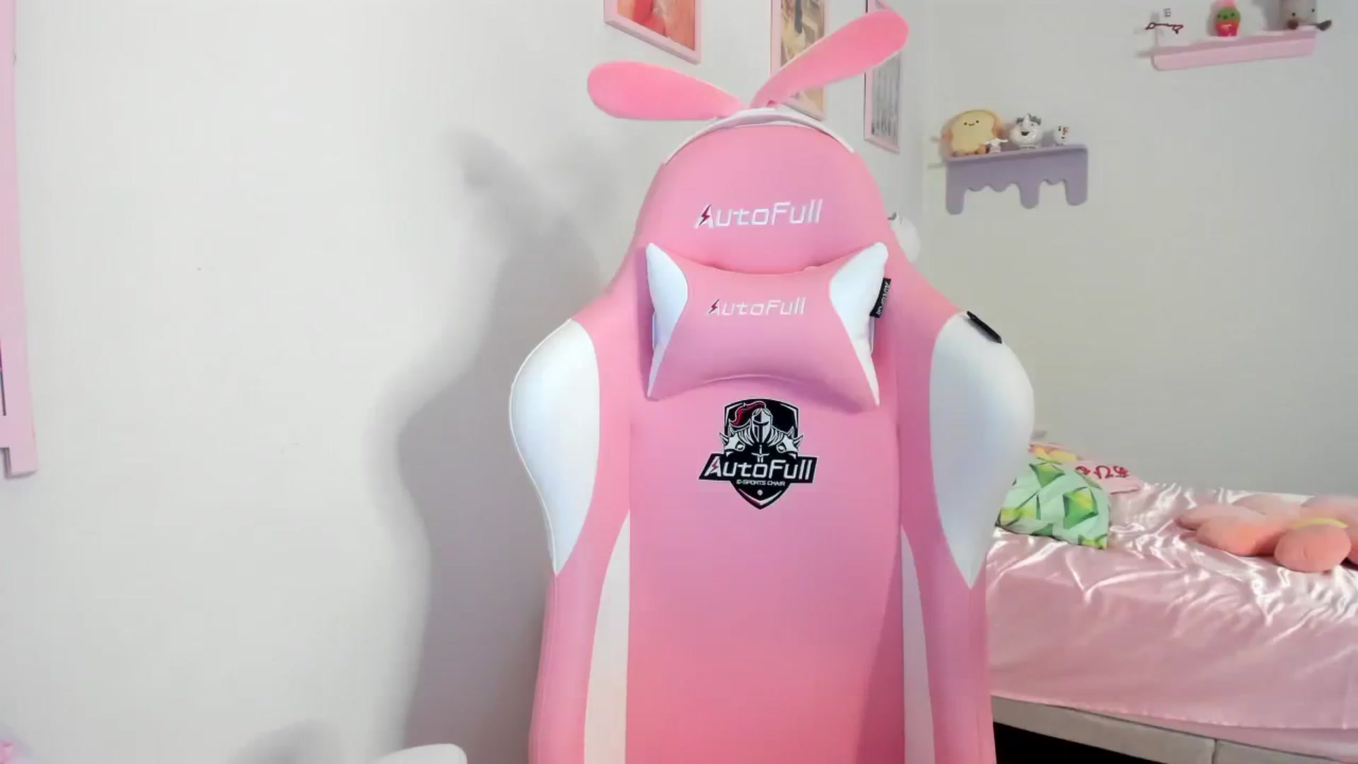 Gallery image thumbnail from Cherrycute666's myfreecams stream on, 08/10/2023, 01:41 image 19 of 20