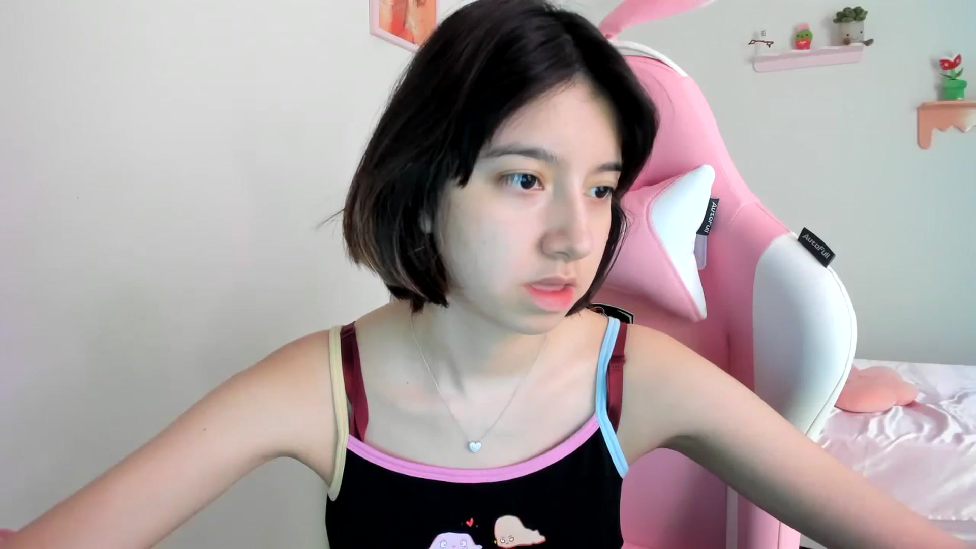 Gallery image thumbnail from Cherrycute666's myfreecams stream on, 08/10/2023, 19:30 image 16 of 20