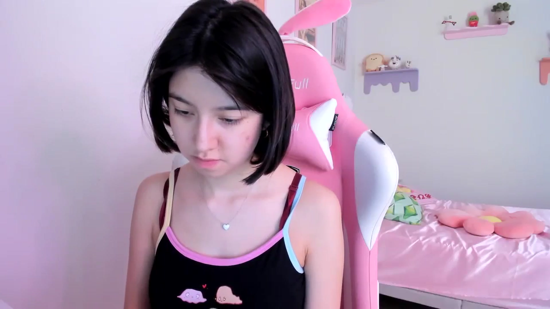Gallery image thumbnail from Cherrycute666's myfreecams stream on, 08/10/2023, 19:30 image 7 of 20