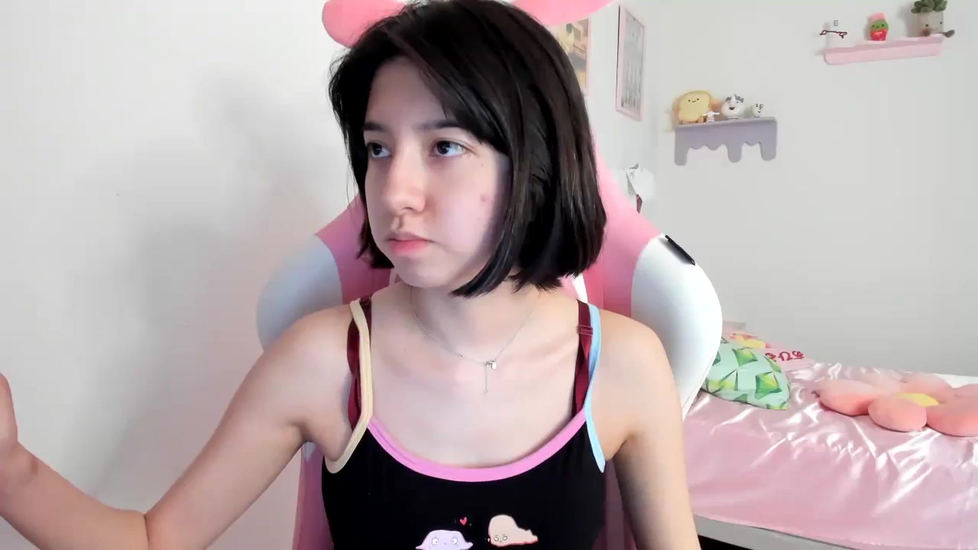 Gallery image thumbnail from Cherrycute666's myfreecams stream on, 08/10/2023, 19:30 image 2 of 20