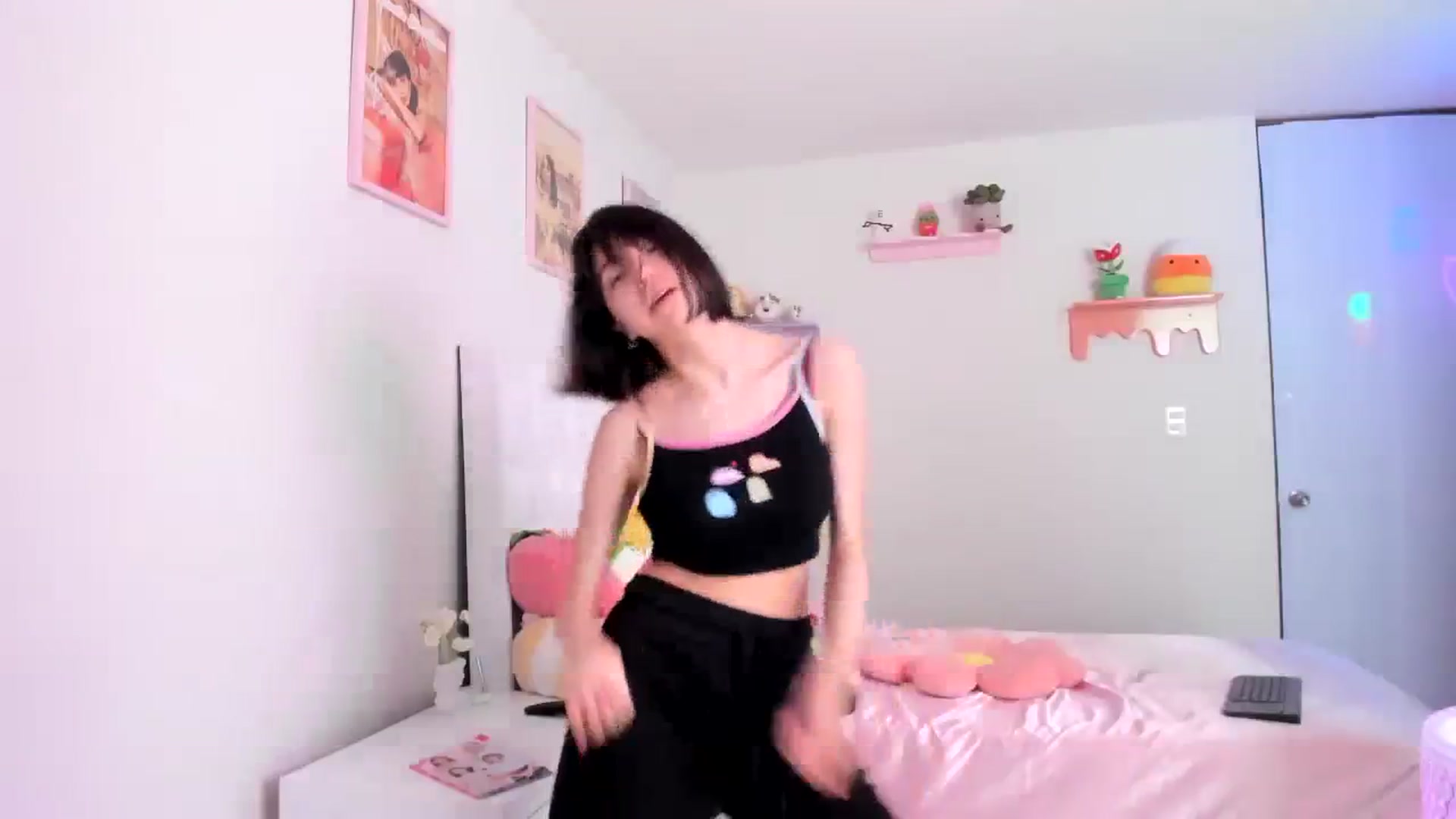 Gallery image thumbnail from Cherrycute666's myfreecams stream on, 08/10/2023, 19:30 image 12 of 20