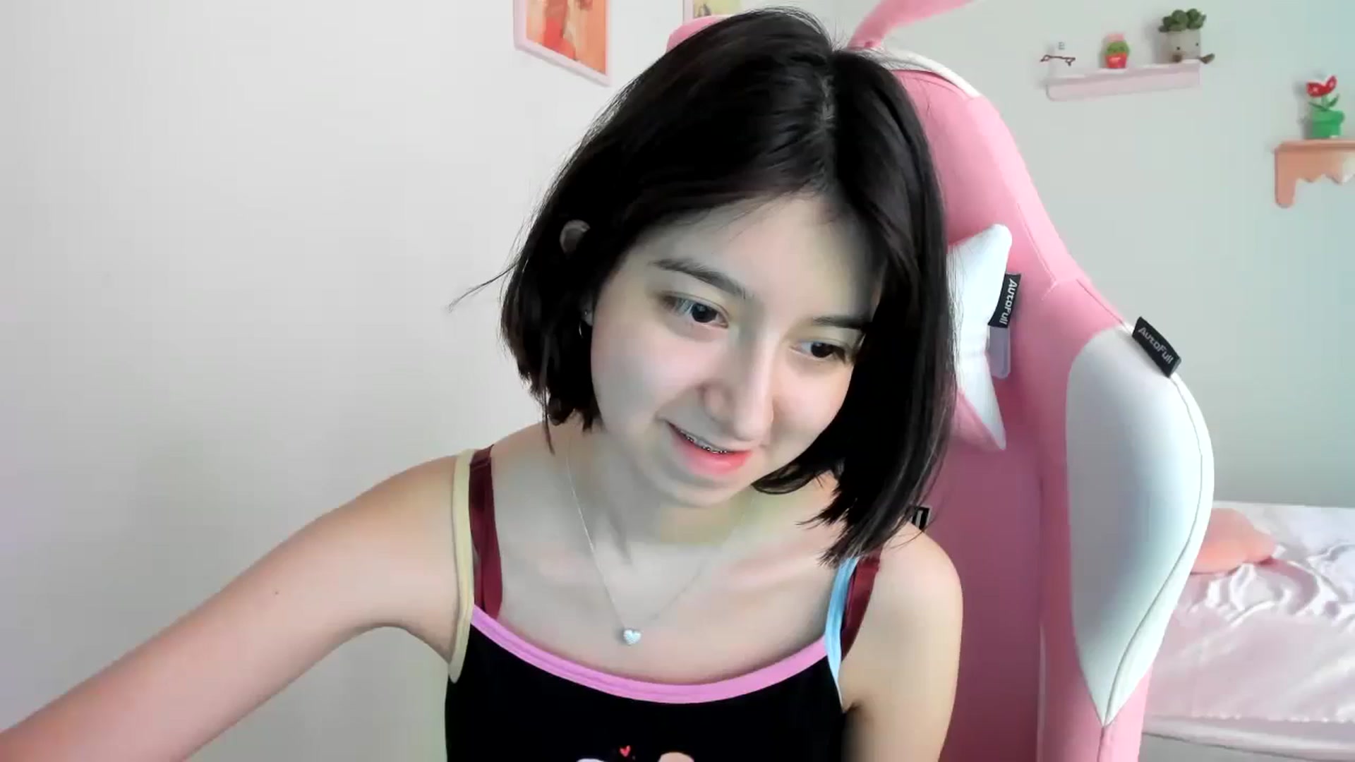 Gallery image thumbnail from Cherrycute666's myfreecams stream on, 08/10/2023, 19:30 image 20 of 20