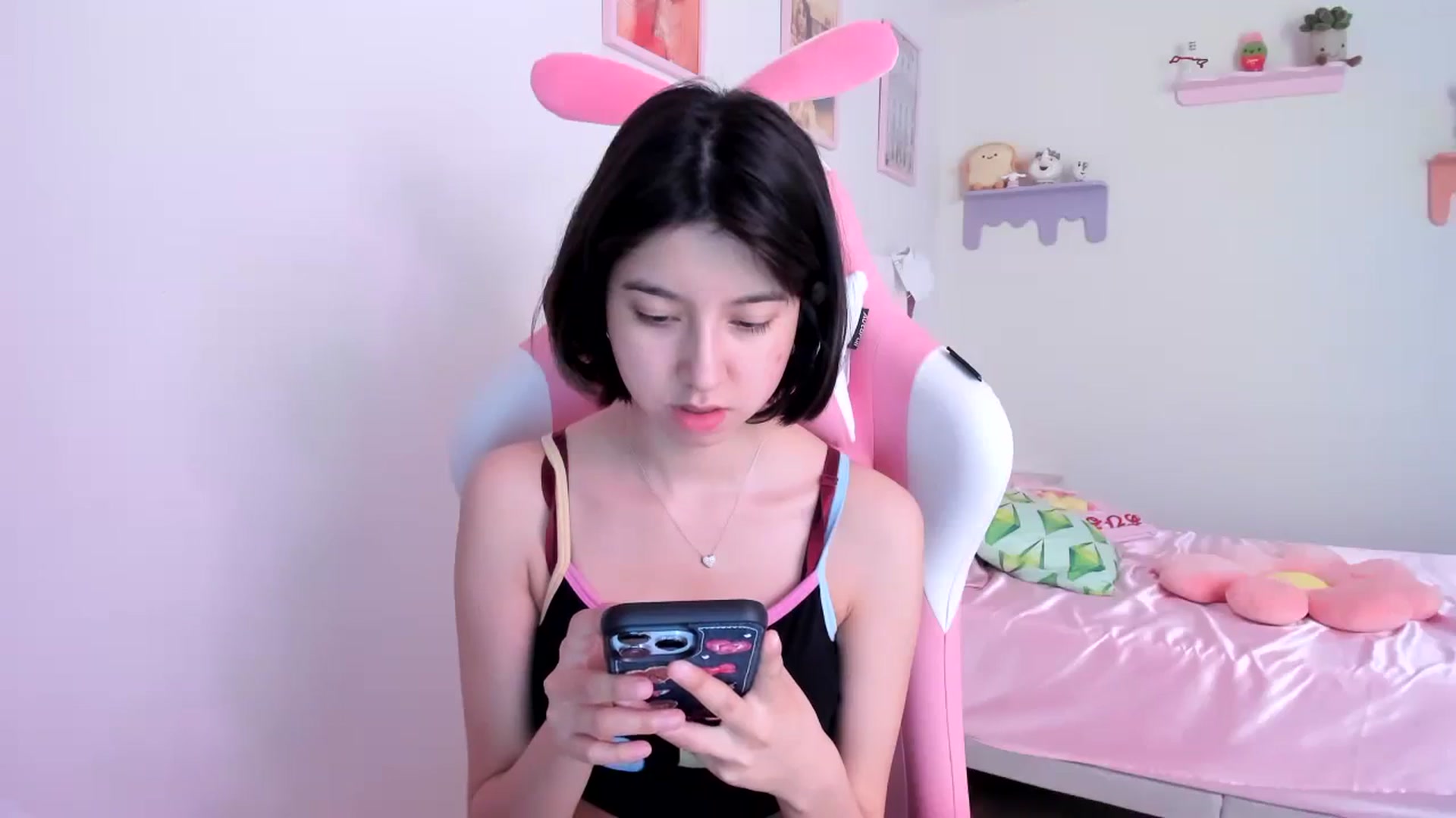 Gallery image thumbnail from Cherrycute666's myfreecams stream on, 08/10/2023, 19:30 image 6 of 20