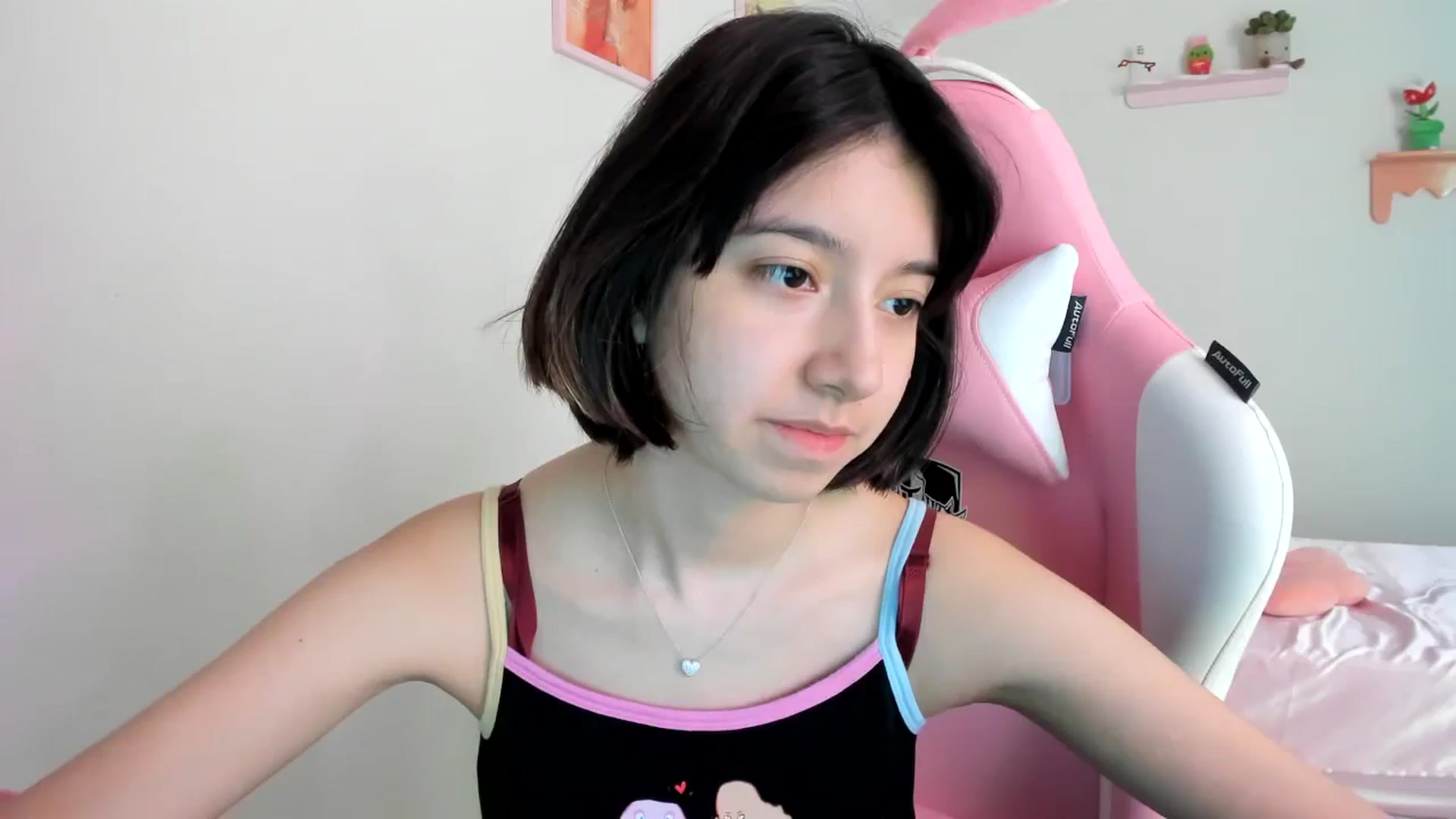 Gallery image thumbnail from Cherrycute666's myfreecams stream on, 08/10/2023, 19:30 image 17 of 20