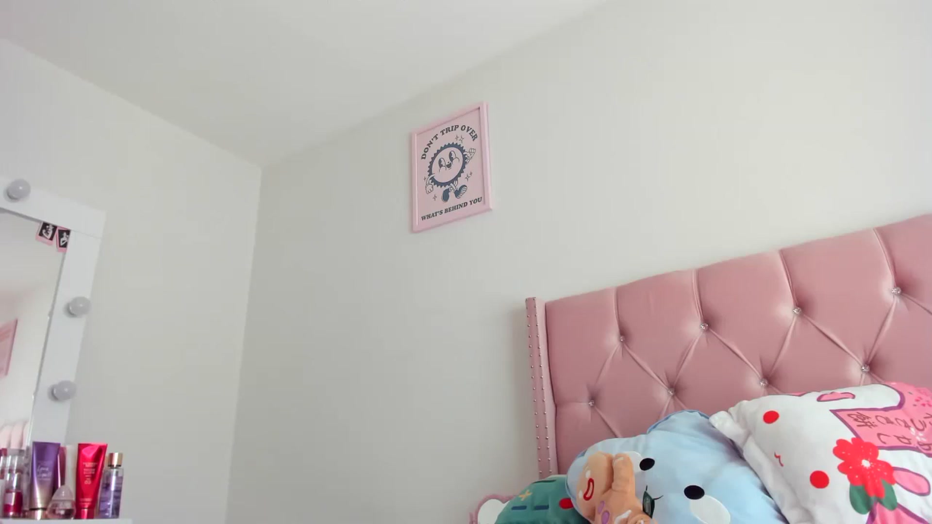 Gallery image thumbnail from Cherrycute666's myfreecams stream on, 08/10/2023, 23:05 image 6 of 20