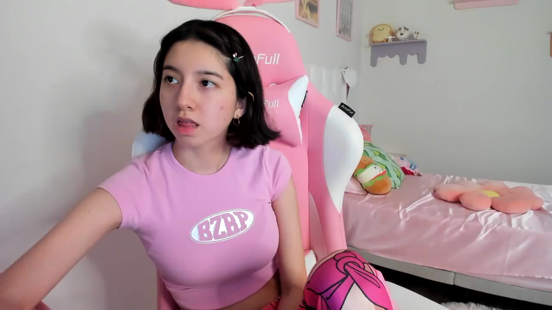 Gallery image thumbnail from Cherrycute666's myfreecams stream on, 08/10/2023, 23:05 image 19 of 20