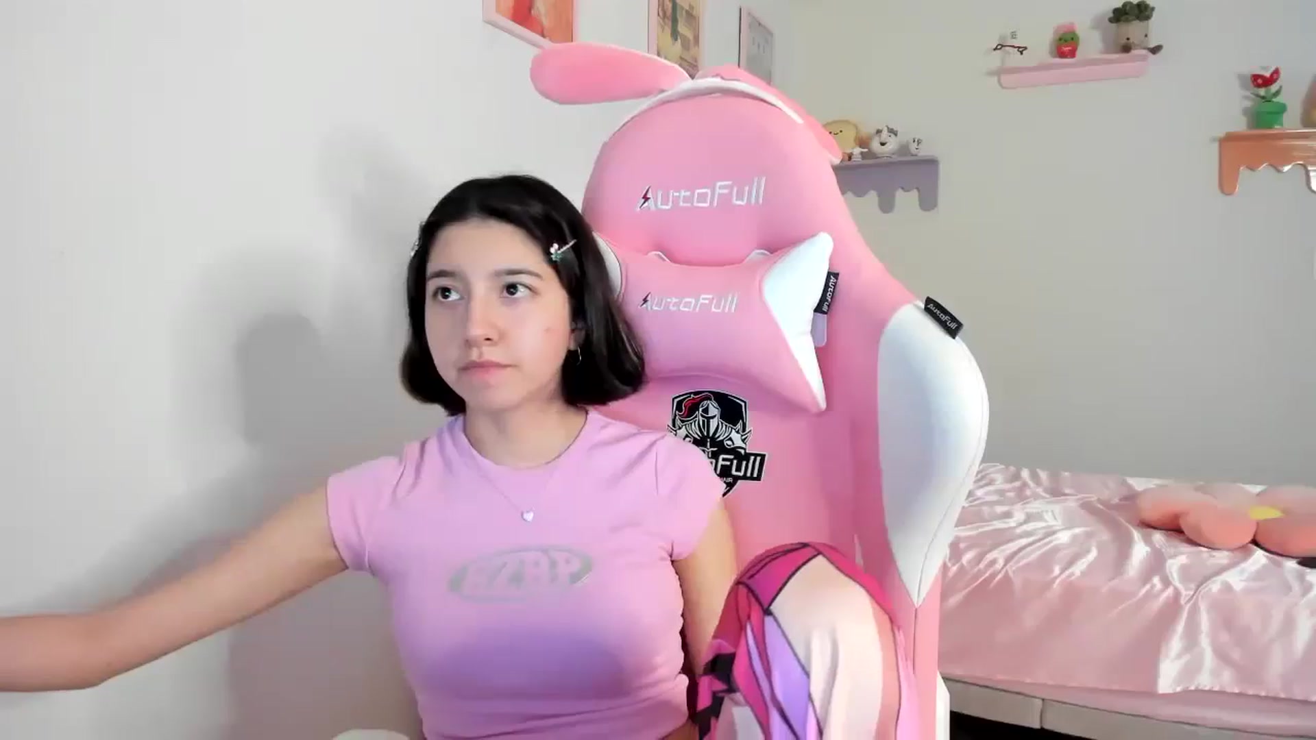 Gallery image thumbnail from Cherrycute666's myfreecams stream on, 08/11/2023, 04:11 image 17 of 20