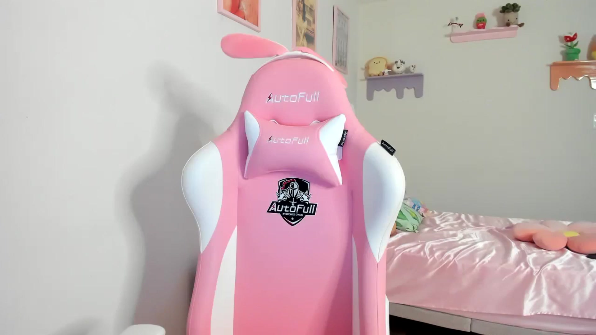 Gallery image thumbnail from Cherrycute666's myfreecams stream on, 08/11/2023, 05:28 image 3 of 20