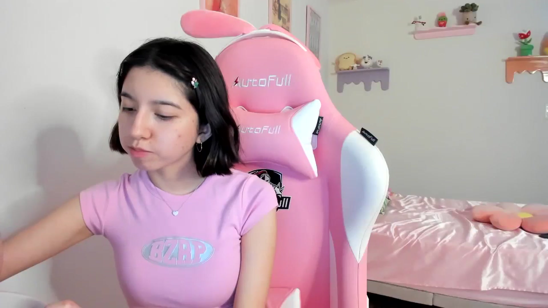 Gallery image thumbnail from Cherrycute666's myfreecams stream on, 08/11/2023, 05:28 image 2 of 20