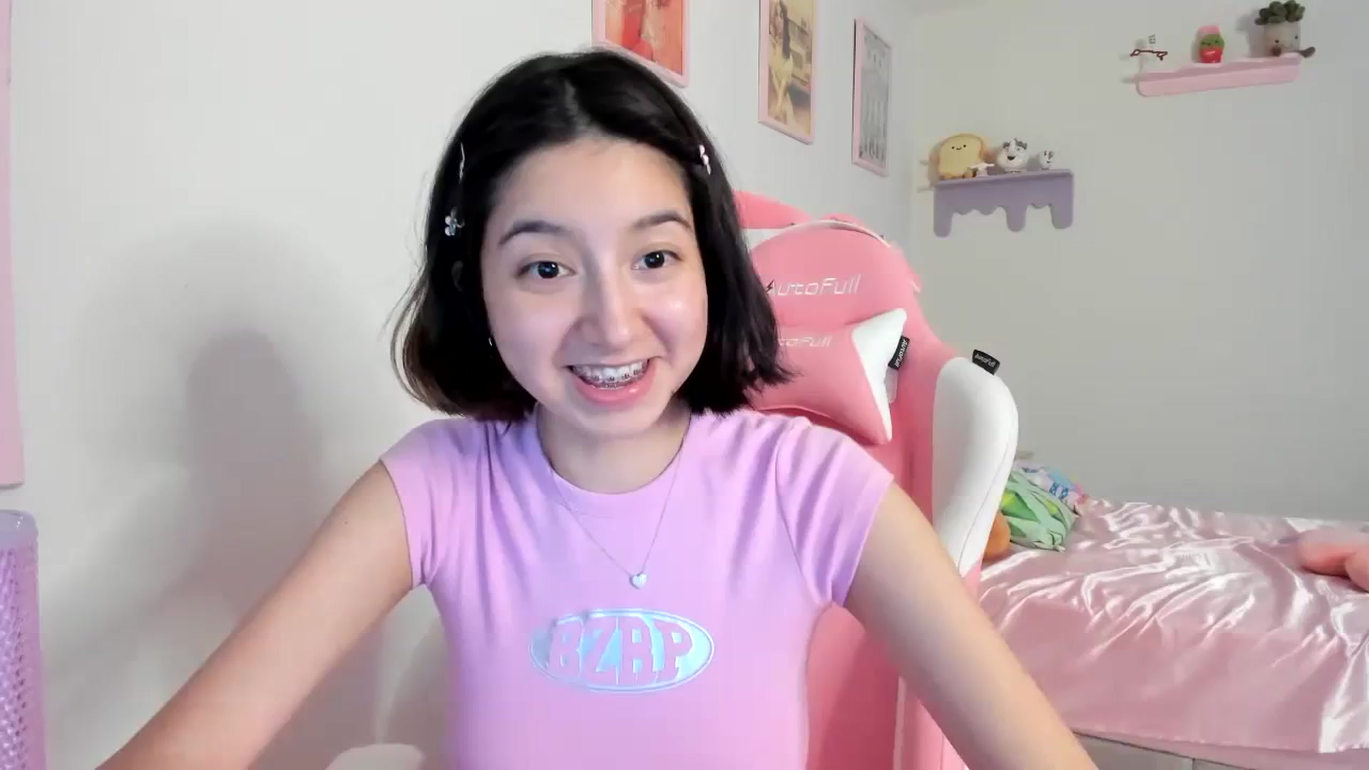 Gallery image thumbnail from Cherrycute666's myfreecams stream on, 08/11/2023, 05:51 image 1 of 20