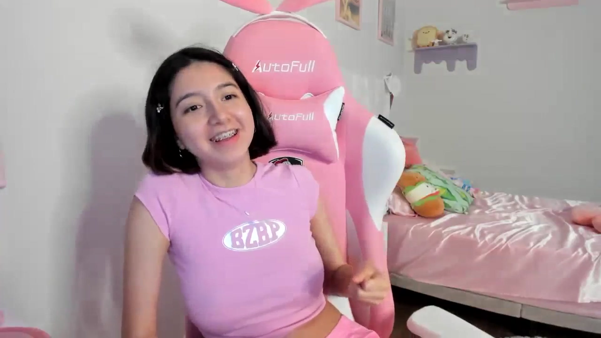Gallery image thumbnail from Cherrycute666's myfreecams stream on, 08/11/2023, 05:51 image 6 of 20