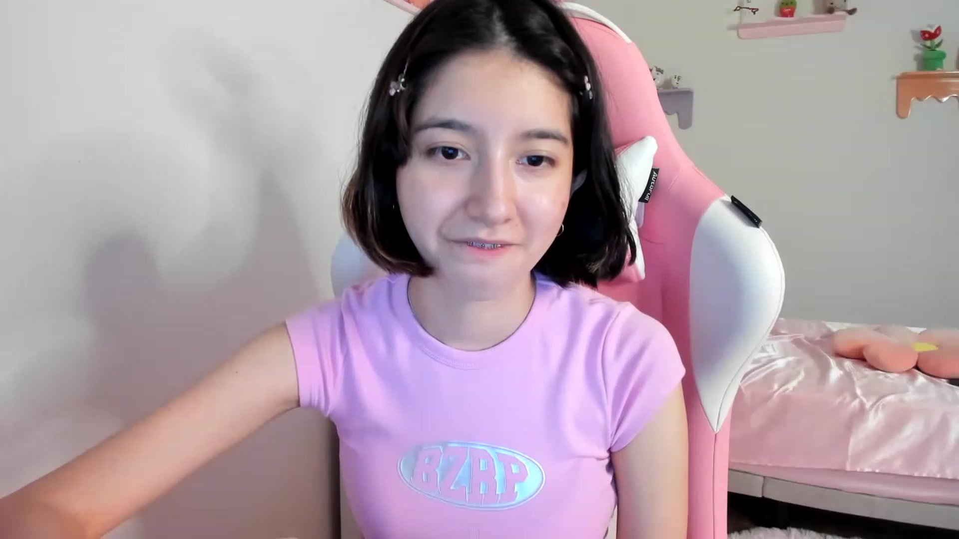 Gallery image thumbnail from Cherrycute666's myfreecams stream on, 08/11/2023, 06:45 image 17 of 20
