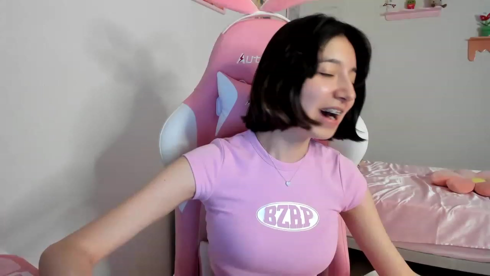 Gallery image thumbnail from Cherrycute666's myfreecams stream on, 08/11/2023, 06:45 image 10 of 20