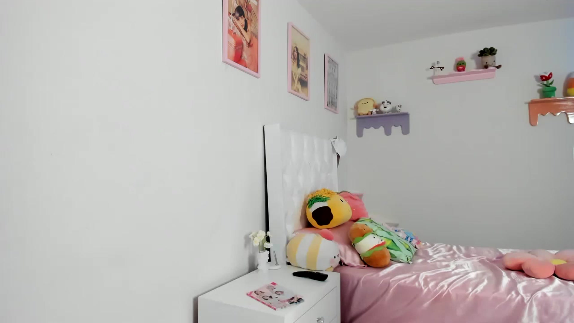 Gallery image thumbnail from Cherrycute666's myfreecams stream on, 08/11/2023, 06:45 image 2 of 20