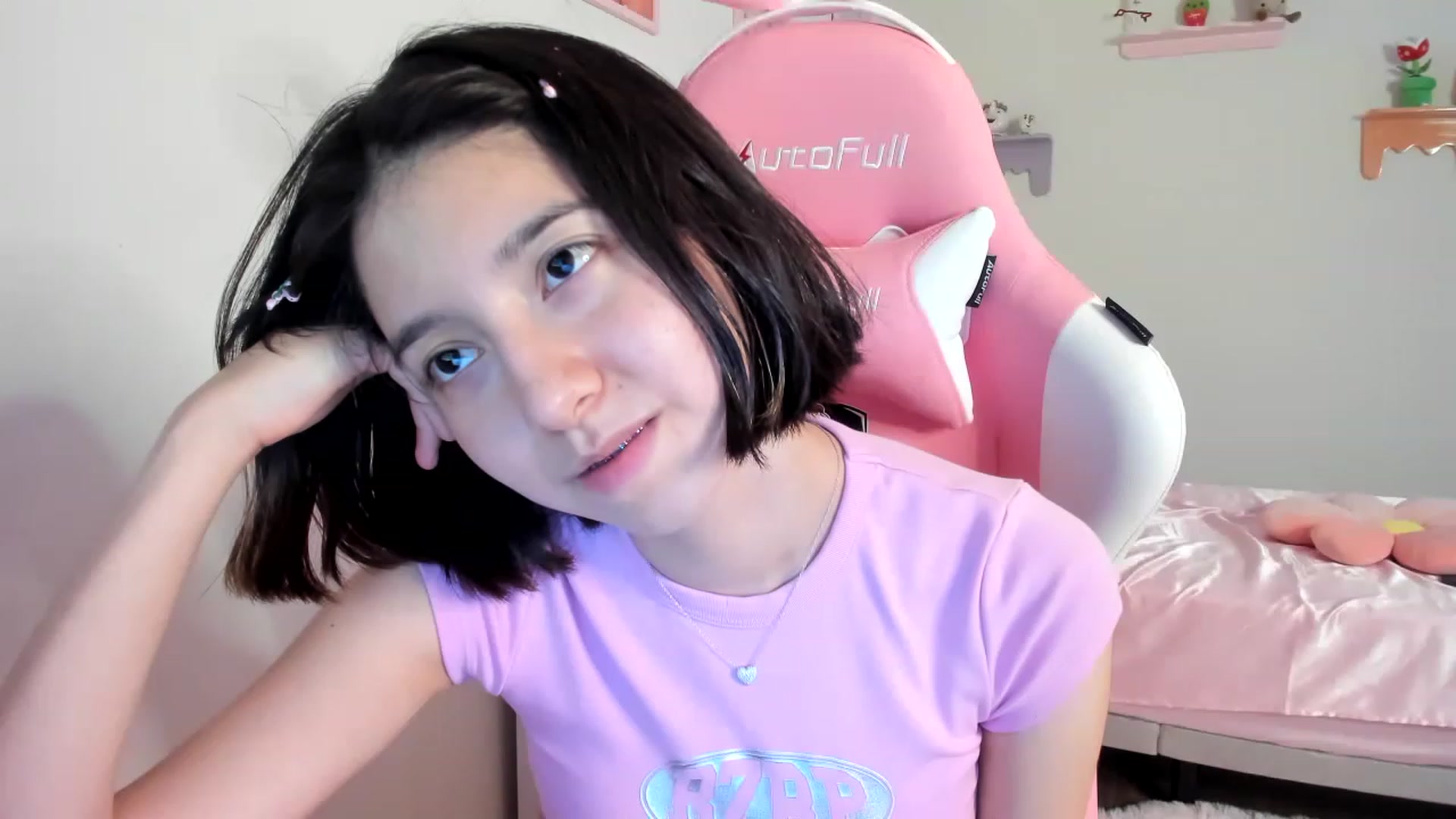 Gallery image thumbnail from Cherrycute666's myfreecams stream on, 08/11/2023, 06:45 image 15 of 20