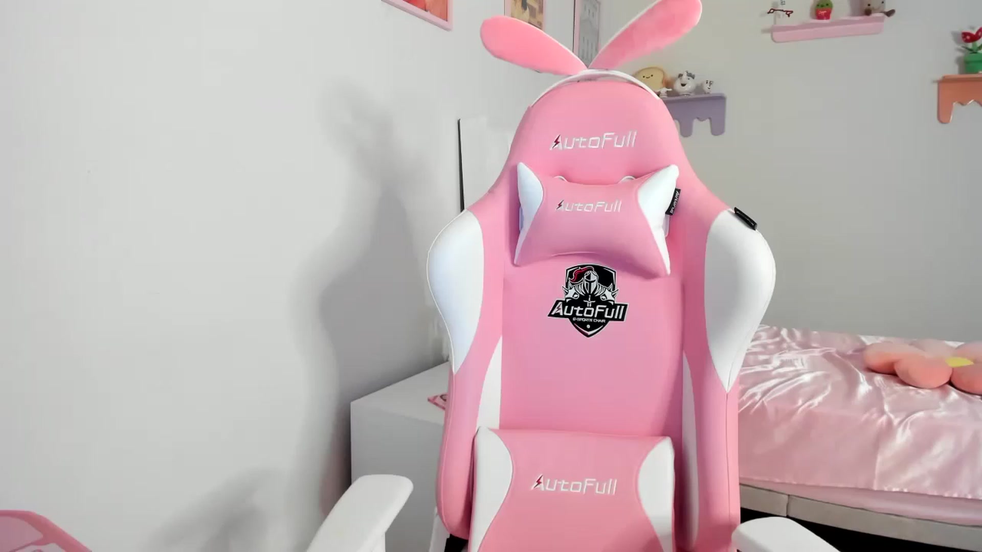 Gallery image thumbnail from Cherrycute666's myfreecams stream on, 08/11/2023, 06:45 image 9 of 20