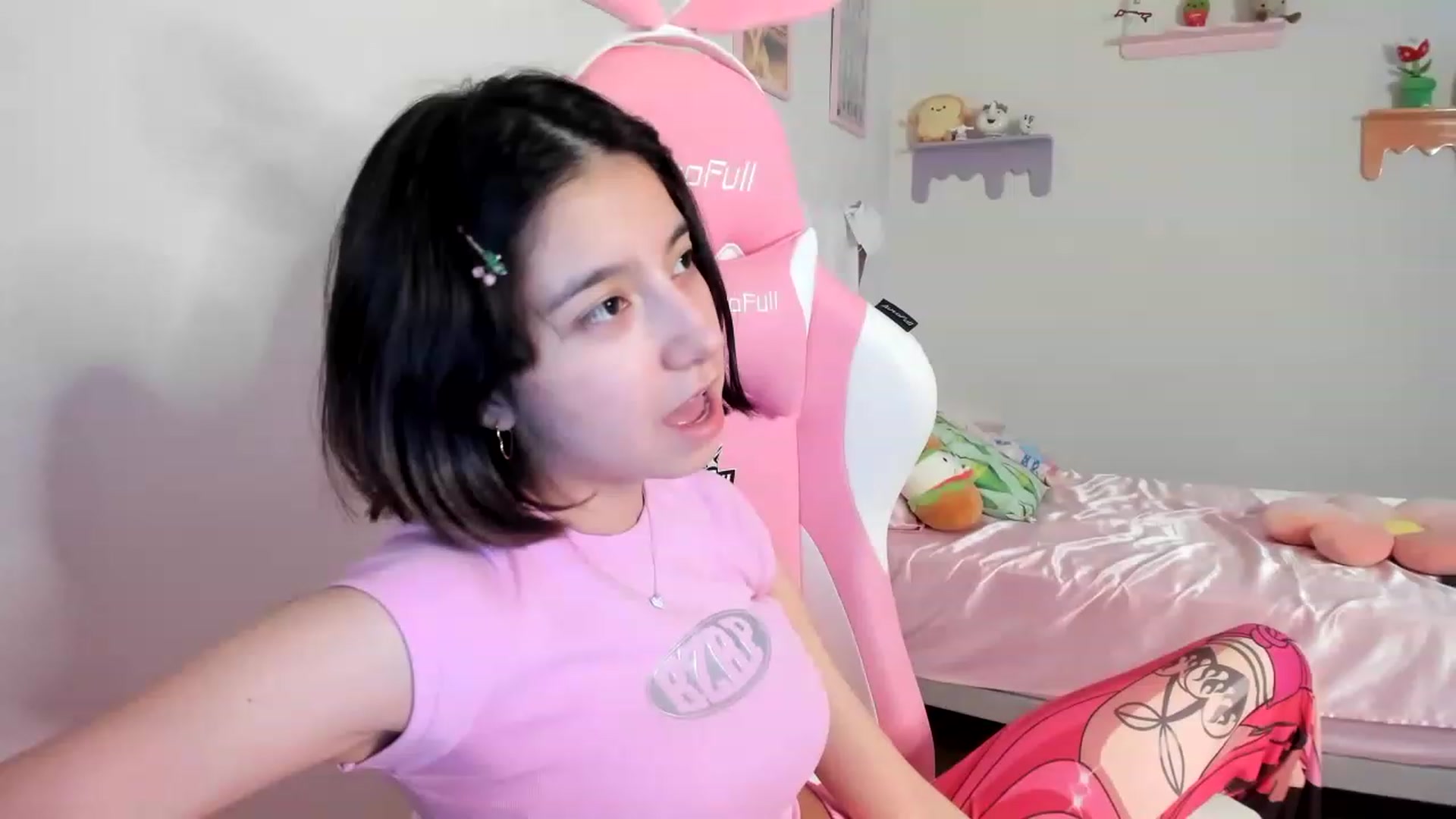 Gallery image thumbnail from Cherrycute666's myfreecams stream on, 08/11/2023, 06:45 image 16 of 20