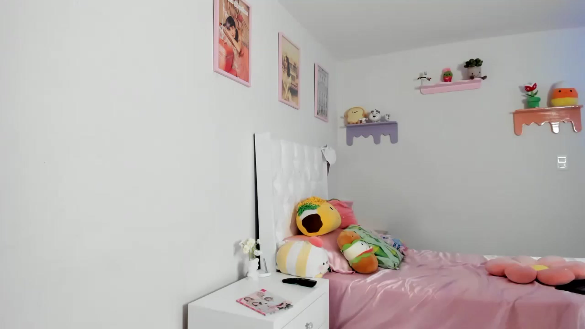 Gallery image thumbnail from Cherrycute666's myfreecams stream on, 08/11/2023, 06:45 image 6 of 20