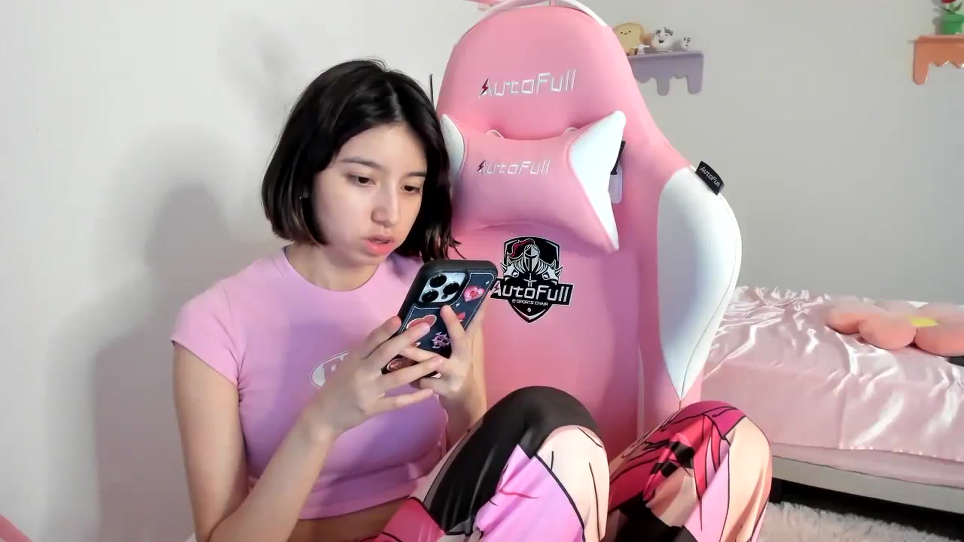 Gallery image thumbnail from Cherrycute666's myfreecams stream on, 08/11/2023, 07:35 image 11 of 20