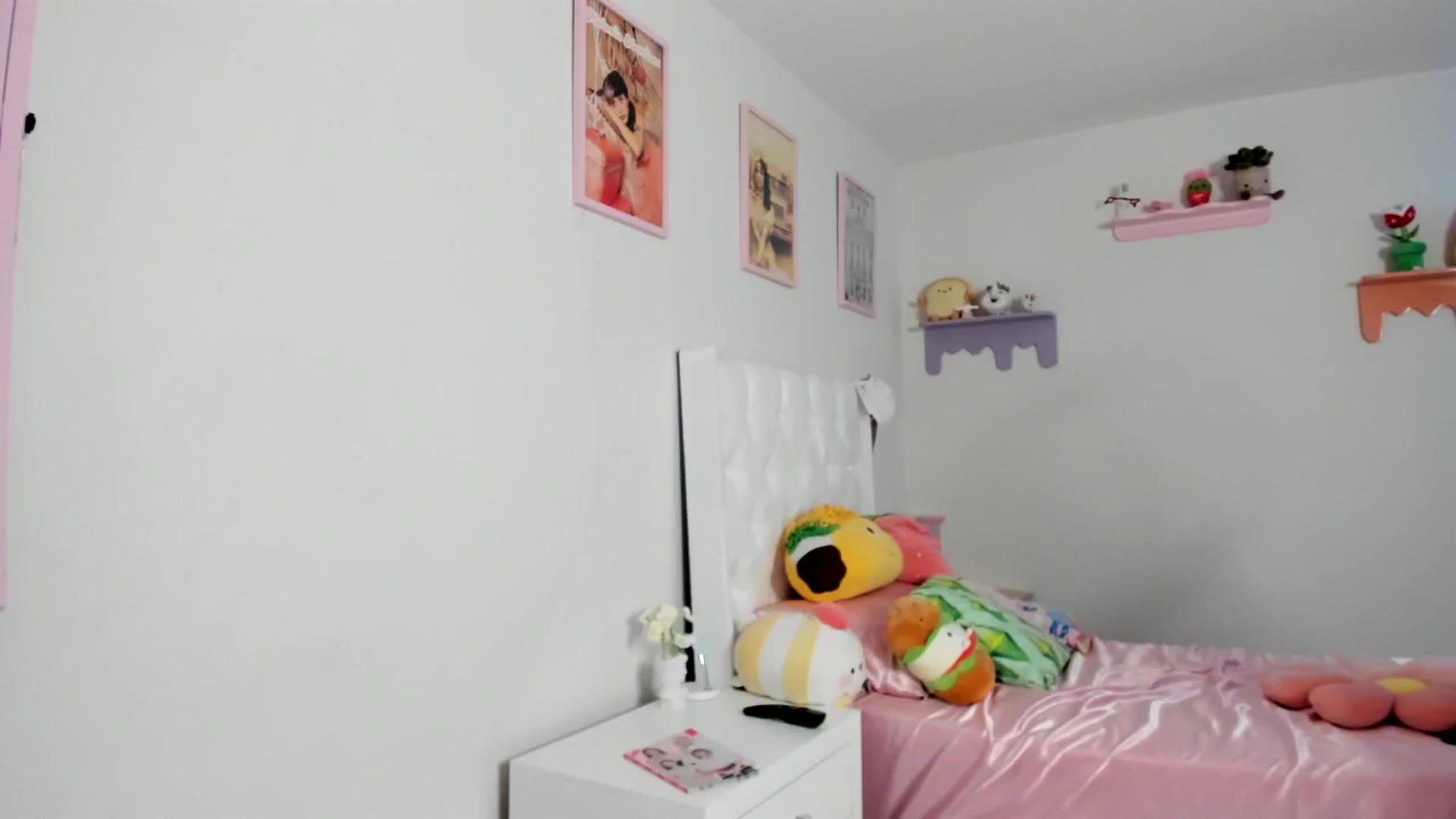 Gallery image thumbnail from Cherrycute666's myfreecams stream on, 08/11/2023, 07:35 image 4 of 20