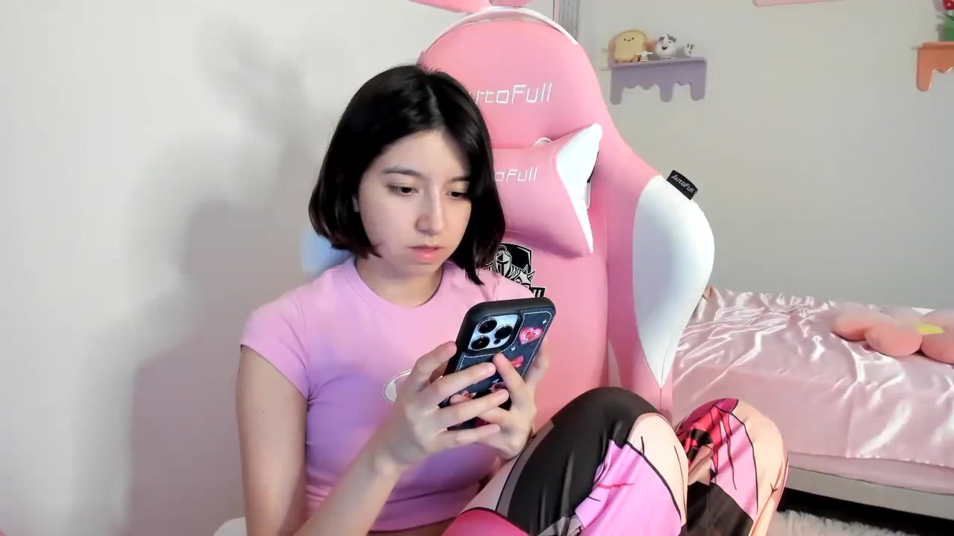 Gallery image thumbnail from Cherrycute666's myfreecams stream on, 08/11/2023, 07:35 image 16 of 20